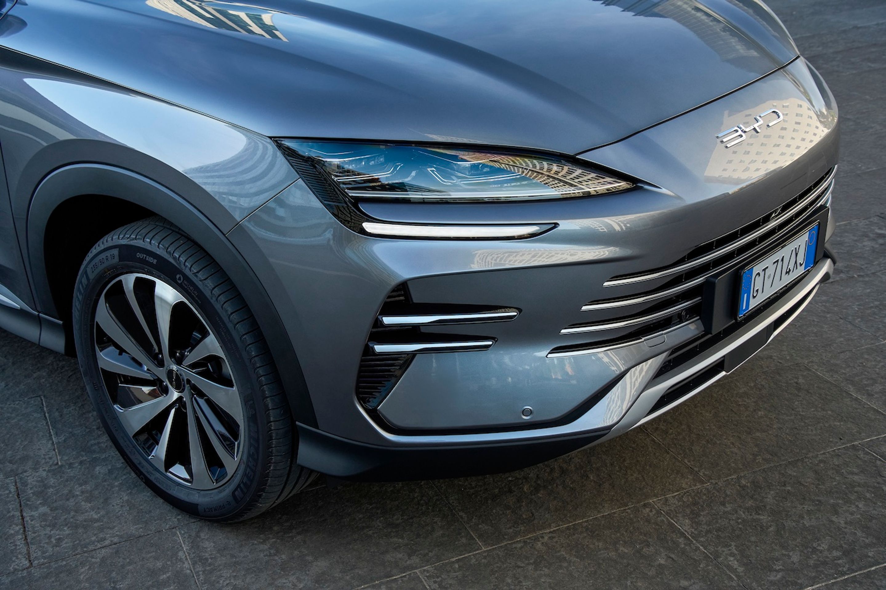 BYD Seal U DM-i - Plug-in hybridní SUV BYD Seal U (4/18)