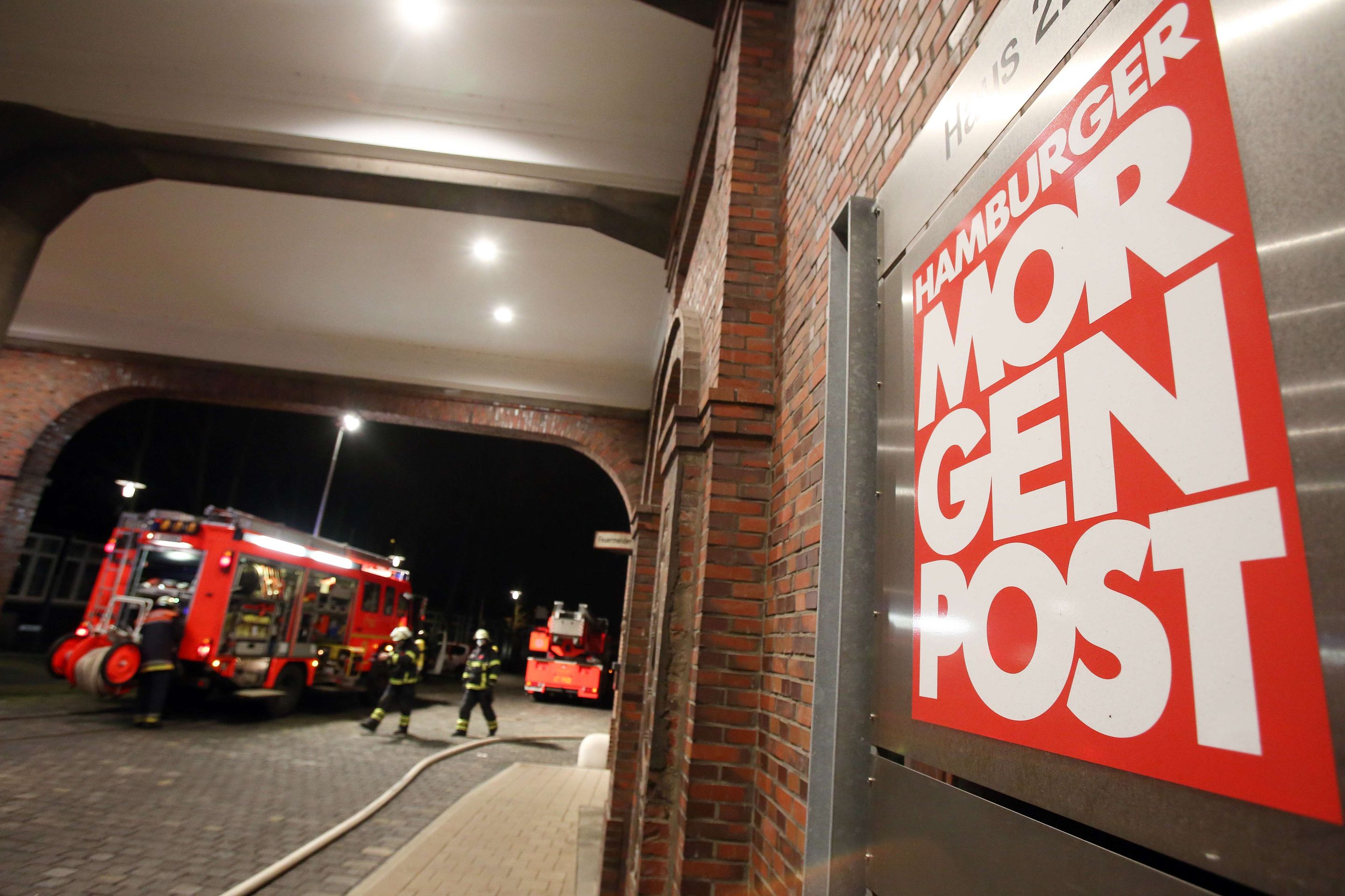 Žhářský útok na německý Hamburger Morgenpost - 1 - FOTOGALERIE: Útok na německou redakci Hamburger Morgenpost (1/6)