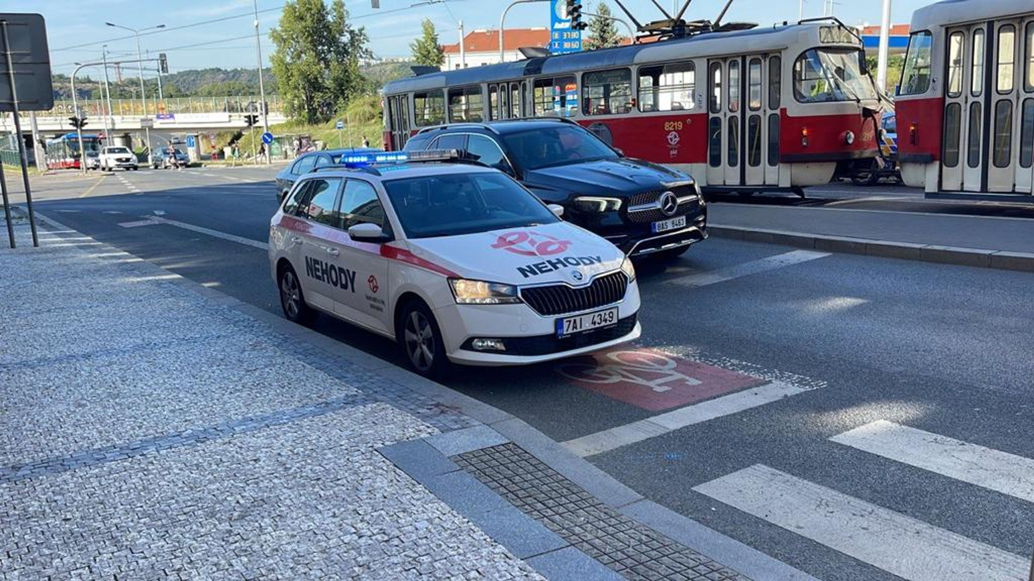 Nehoda na tramvajové stanici - Nehody v Praze (9/11)