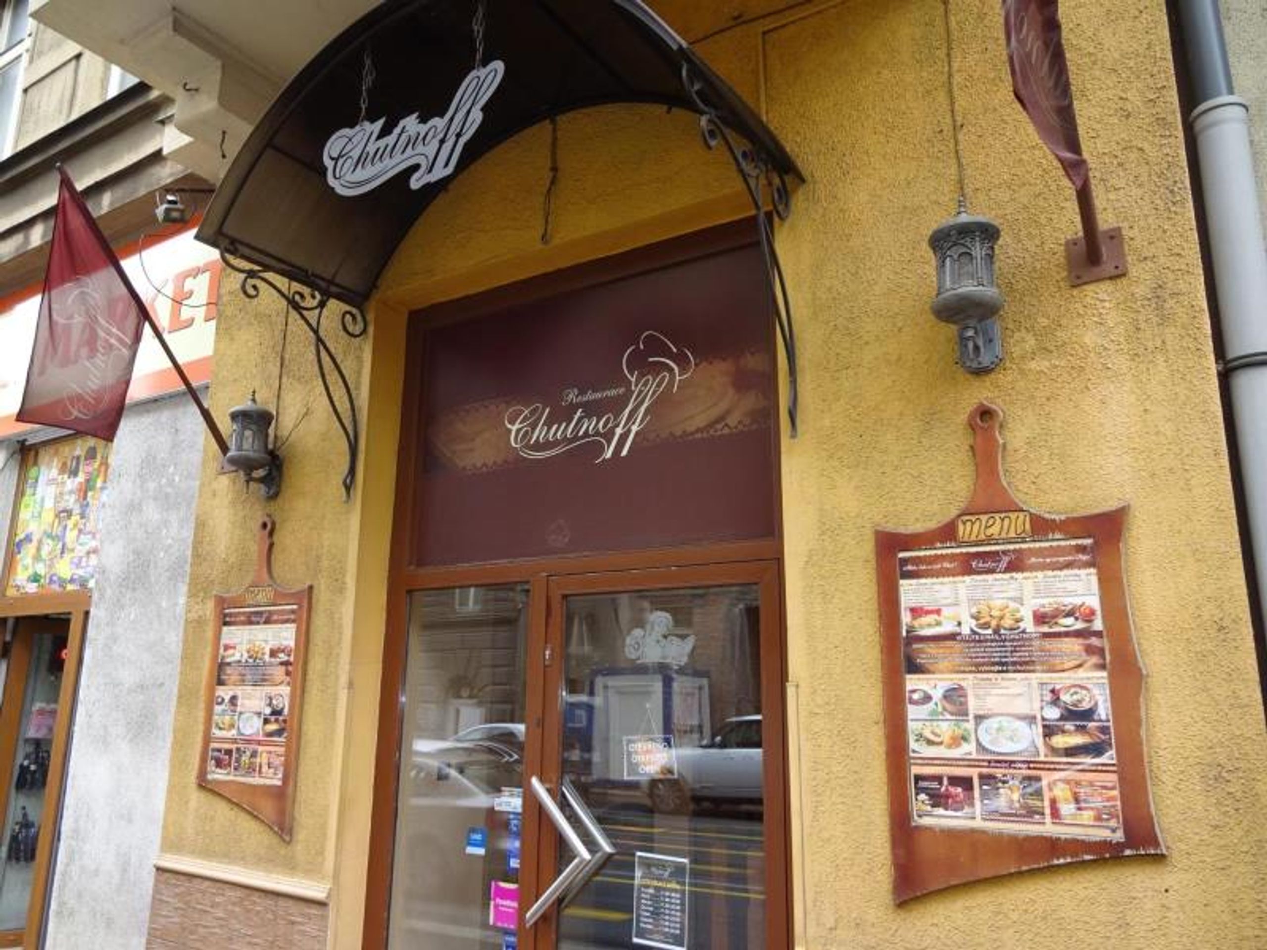 Uzavřená část provozovny restaurace Chuttnoff, Praha (5) - Zavřené restaurace a rychlá občerstvení (20/41)