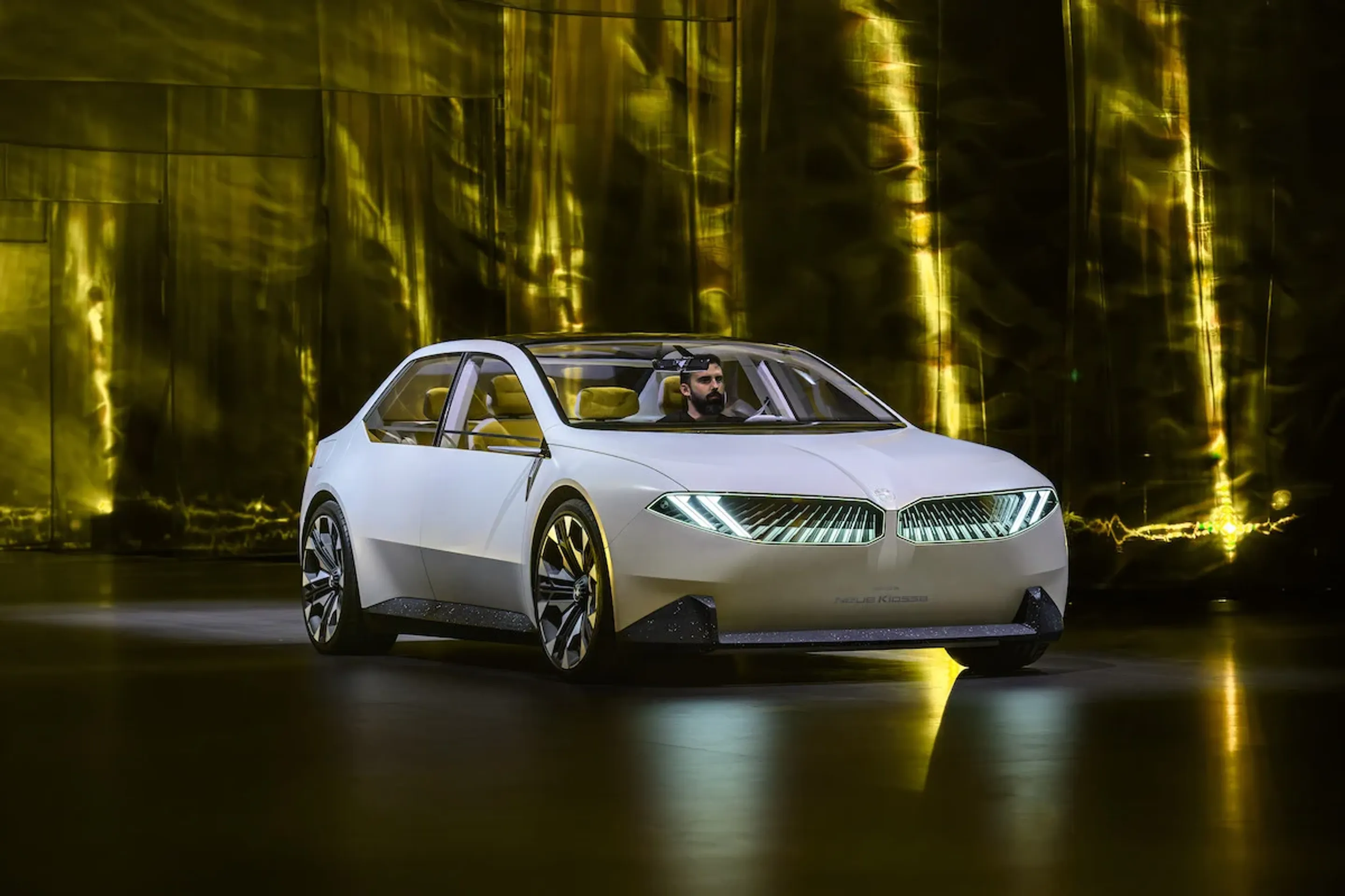 BMW Neue Klasse - BMW Neue Klasse a panoramatický displej Panoramic Vision (2/4)