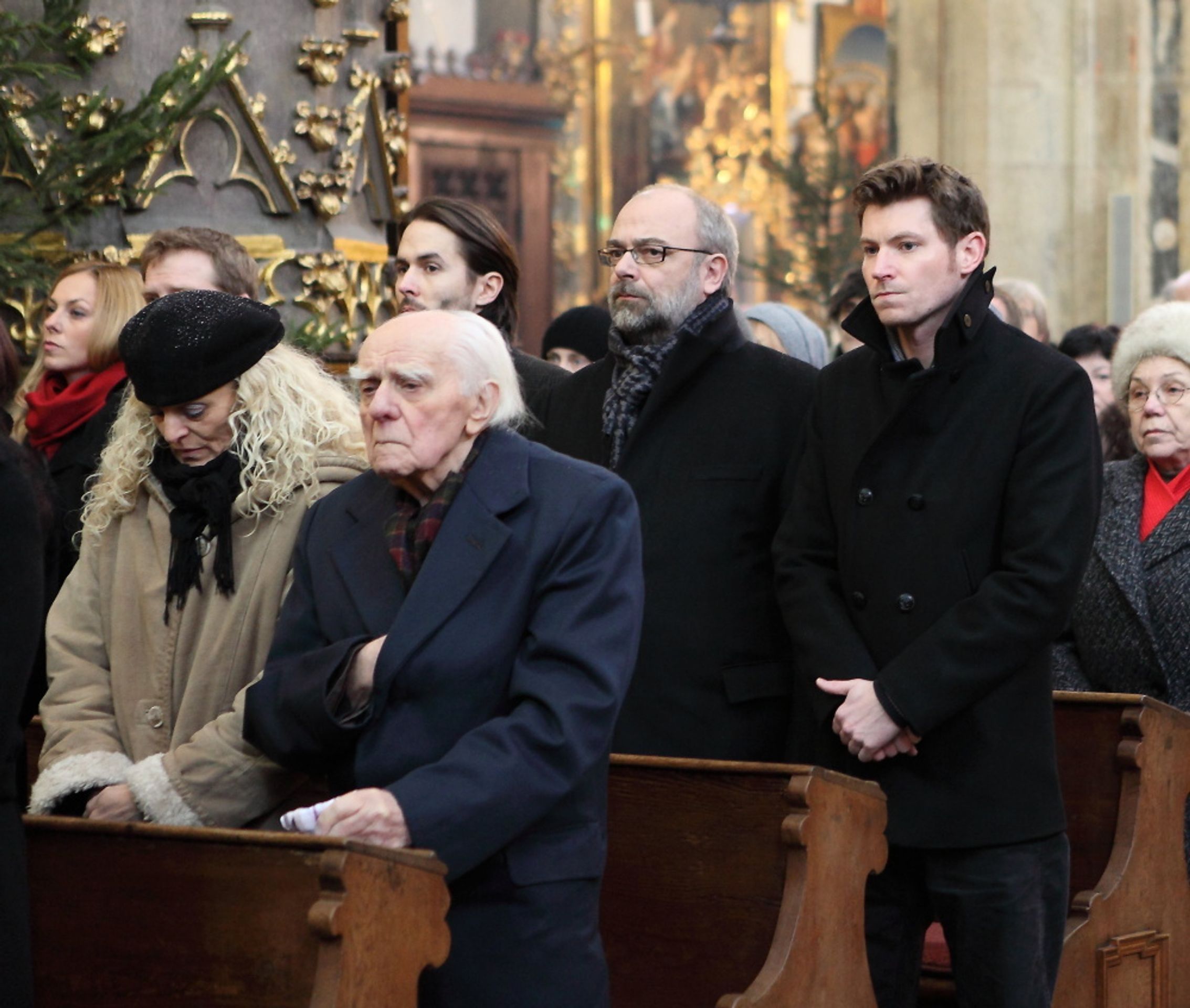 Zádušní mše za Jiřinu Jiráskovou - 1 - GALERIE: Zádušní mše za Jiřinu Jiráskovou (18/18)
