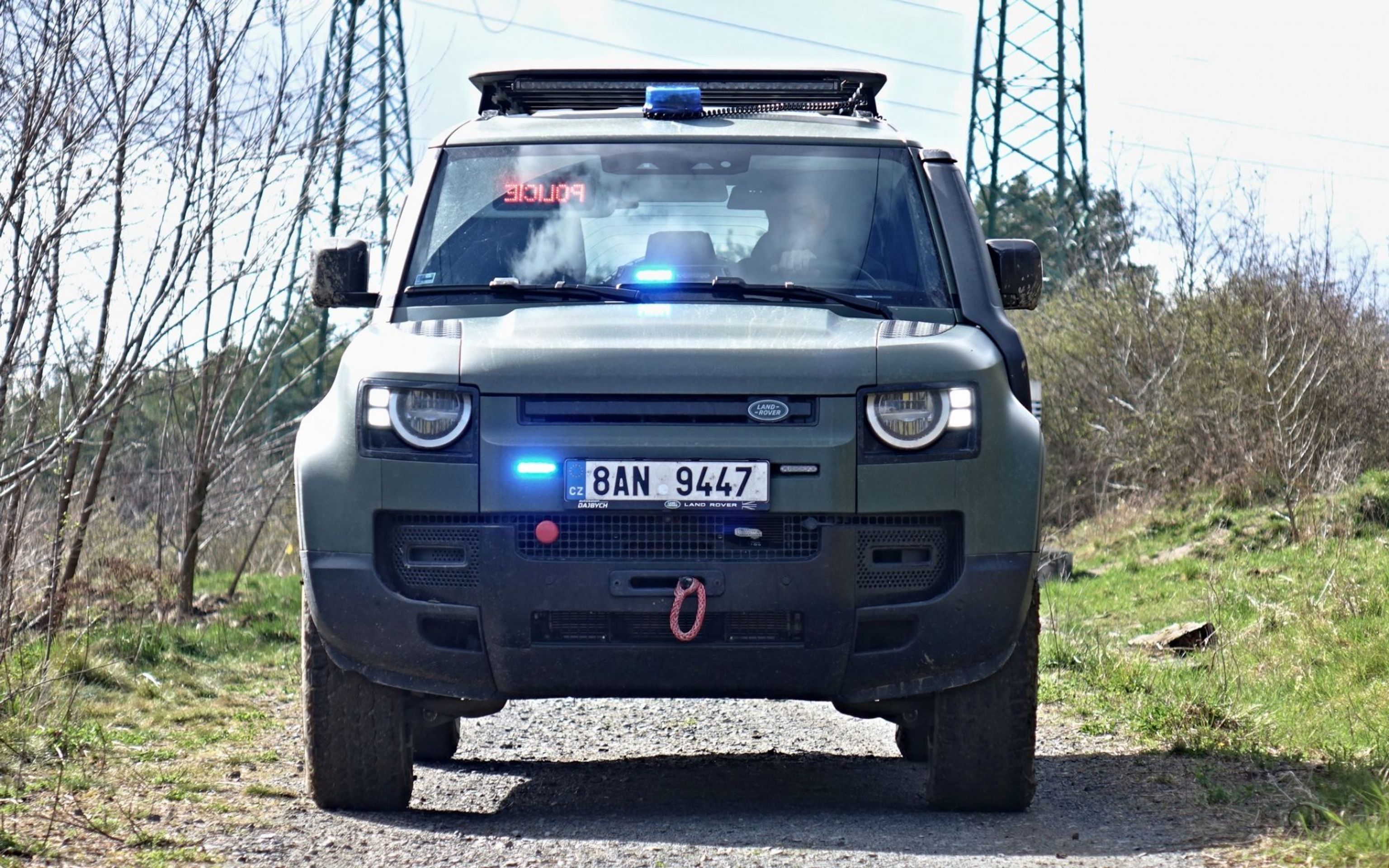 Land Rover Defender 110 upravený pro bezpečnostní složky - 21 - Fotogalerie: Speciální landrover pro bezpečnostní složky (1/18)