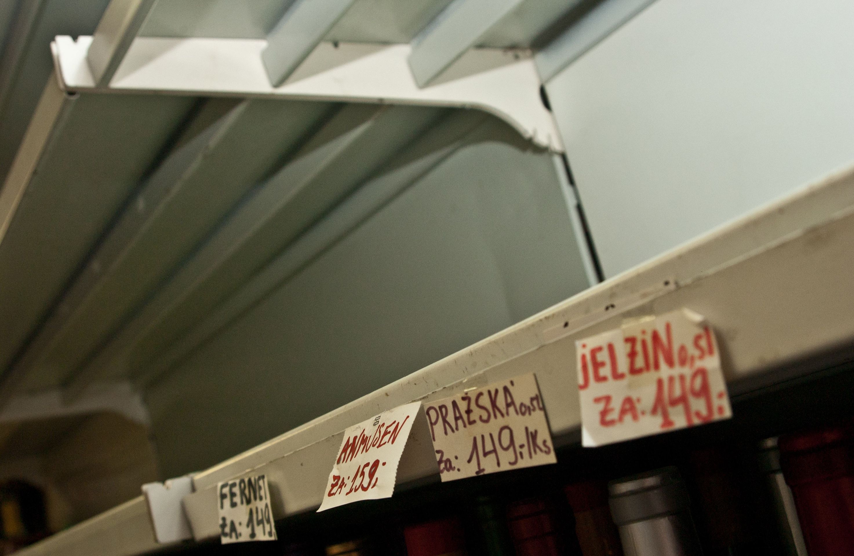 Prodejny stahují alkohol z pultů - 16 - Obchody stahují alkohol z regálů (1/15)