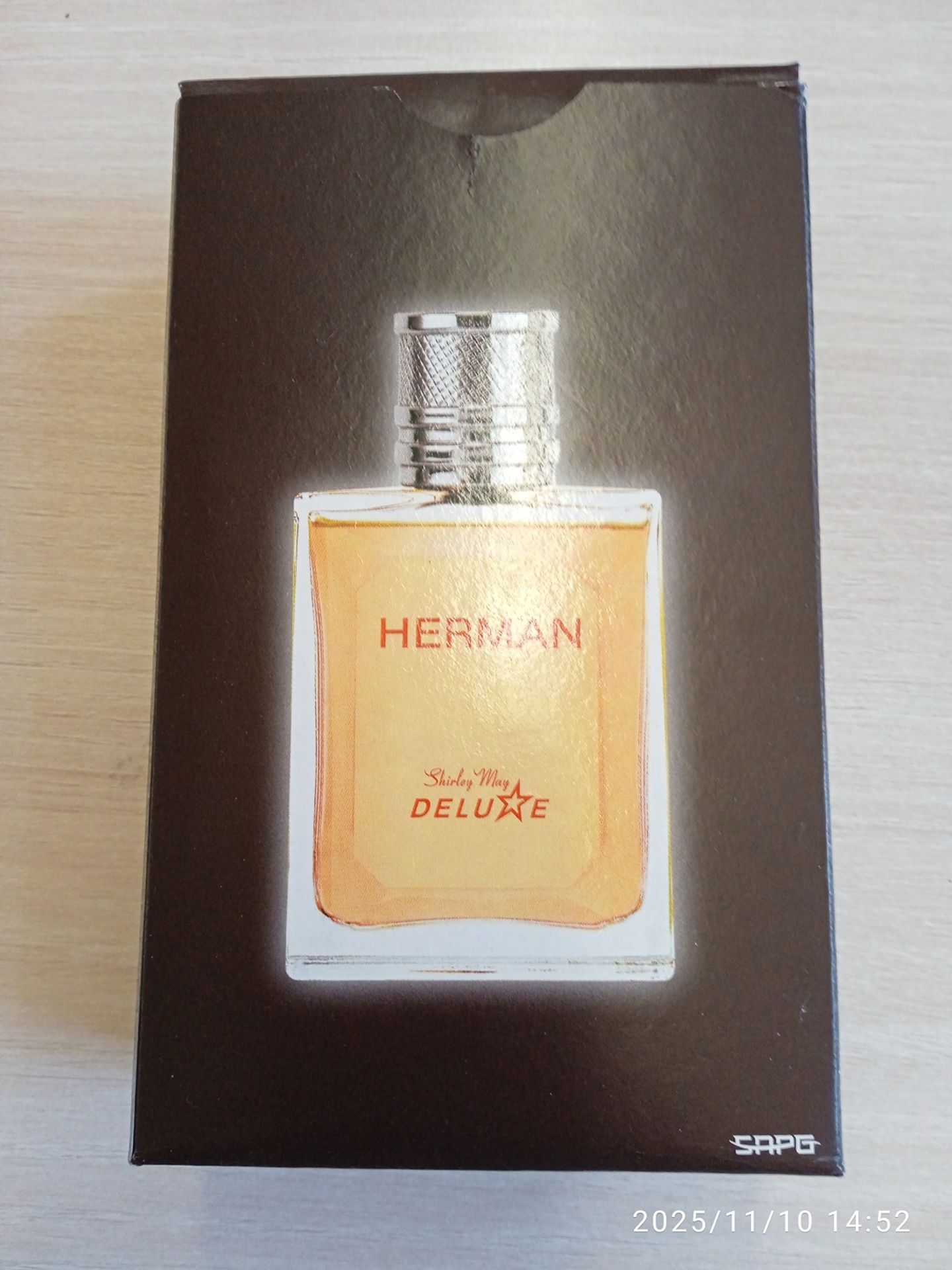 Shirley May DELUXE Herman (4) - Závadná kosmetika (36/38)
