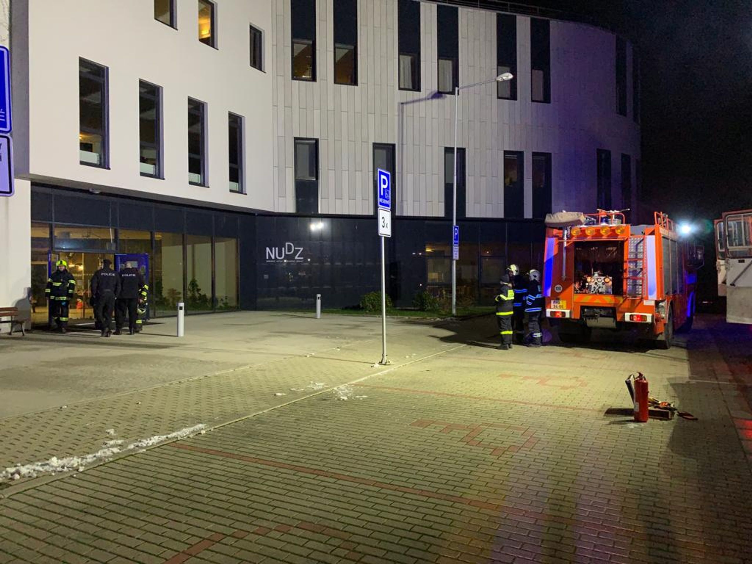Požár v Národním ústavu duševního zdraví v Klecanech - GALERIE: Požár v Národním ústavu duševního zdraví v Klecanech (4/8)