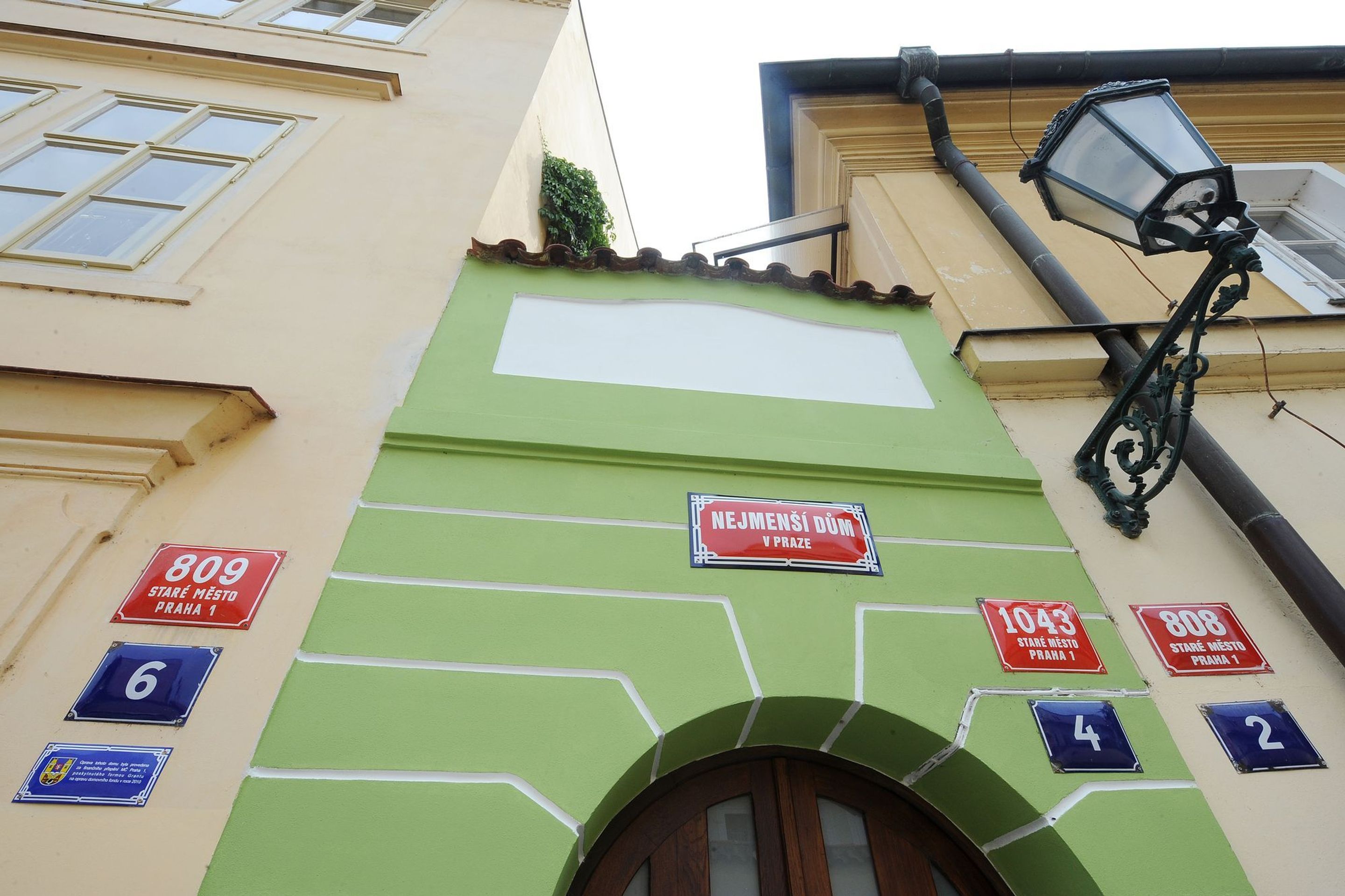 Nejmenší dům v Praze - 5 - GALERIE: Nejmenší dům v Praze (1/6)