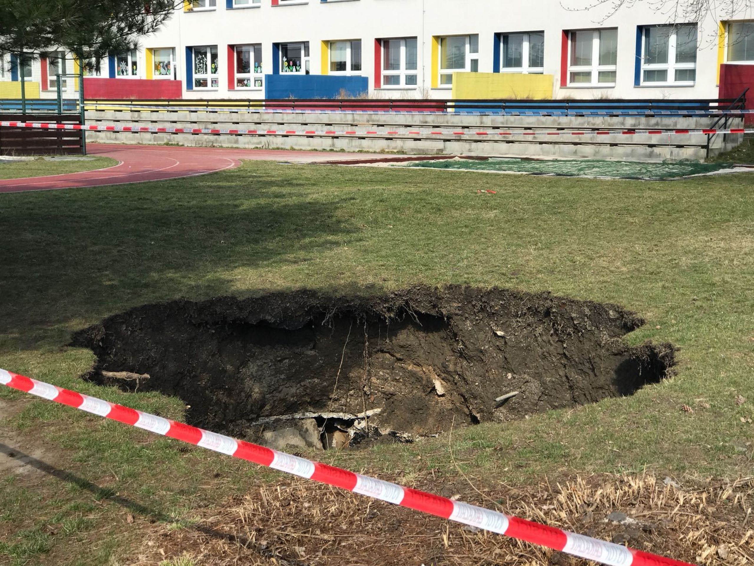 V Praze se propadl strop protiatomového krytu - 6 - GALERIE: V Praze se propadl strop protiatomového krytu (2/7)