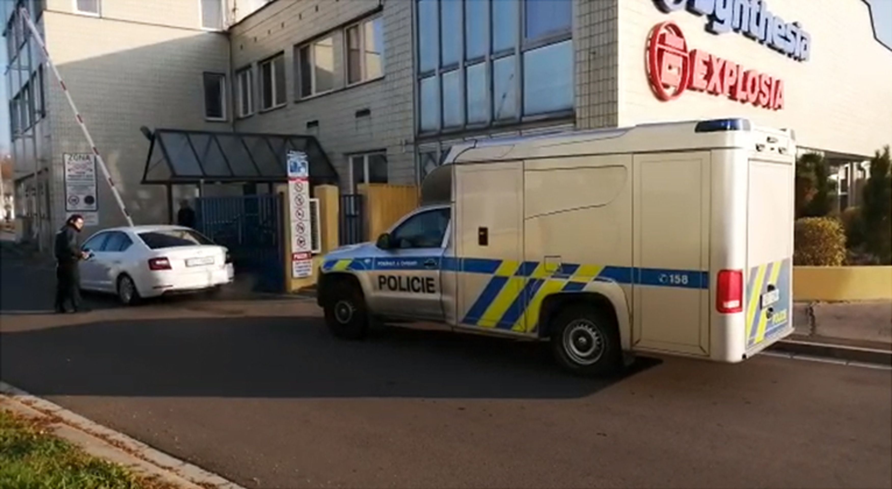 Požár střelného prachu v pardubické Explosii - 2 - GALERIE: Požár střelného prachu v pardubické Explosii (4/5)