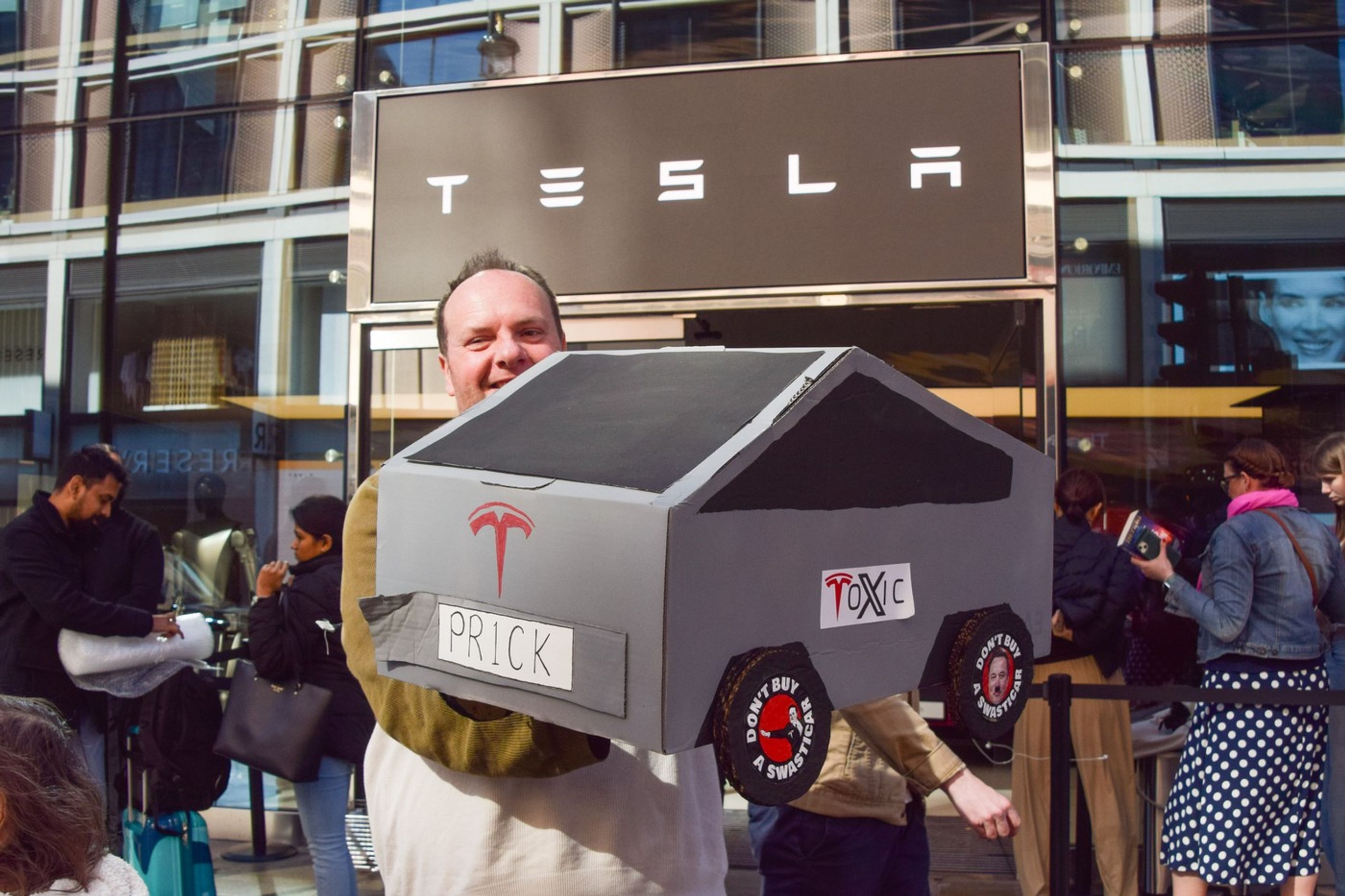 Protesty proti automobilce Tesla - Protesty proti automobilce Tesla (1/8)