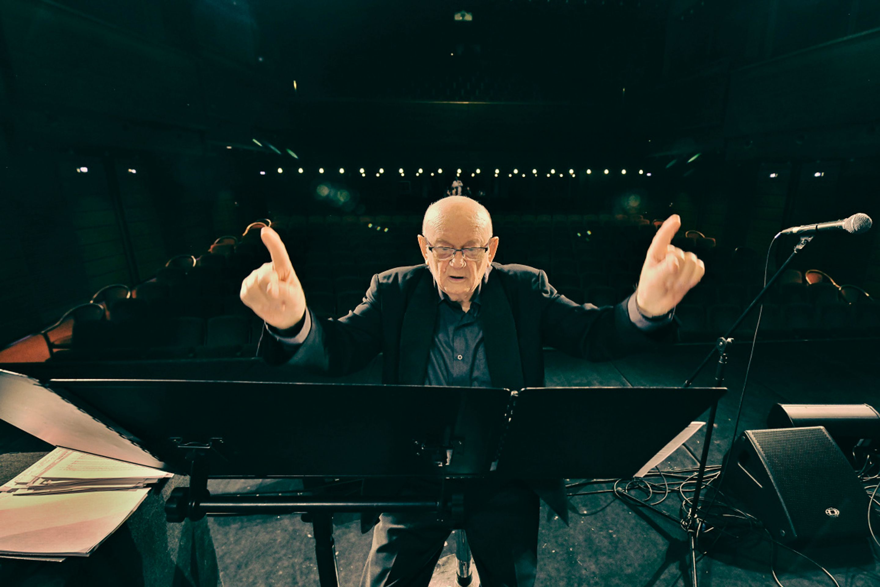 JH Big Band Hradec Králové (5) - JH Big Band Hradec Králové (3/16)