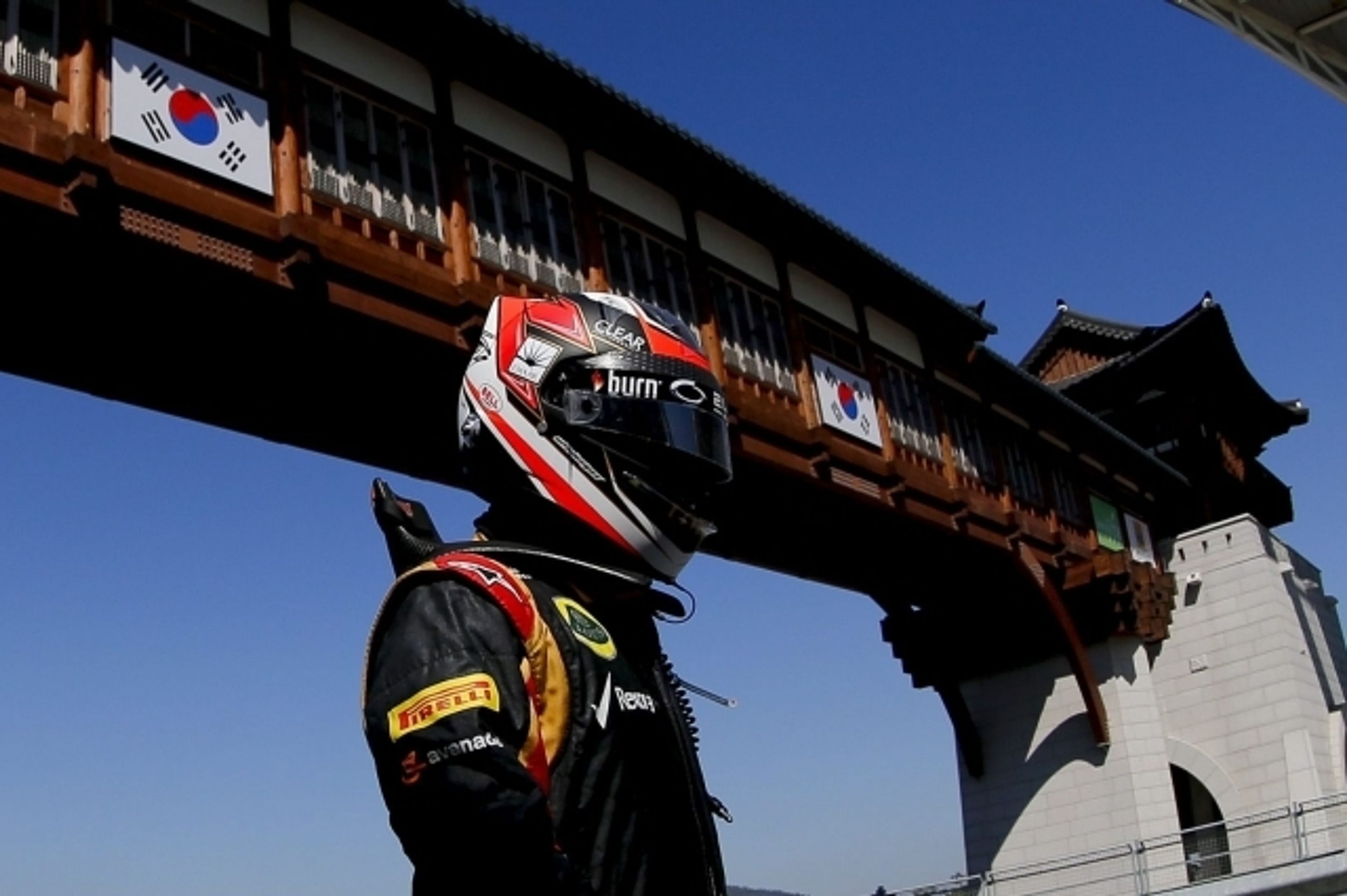 Kimi Räikkönen havaroval v tréninku na Velkou cenu Koreje F1 - 5 - GALERIE: Kimi Räikkönen boural v tréninku na Velkou cenu Koreje F1 (3/7)