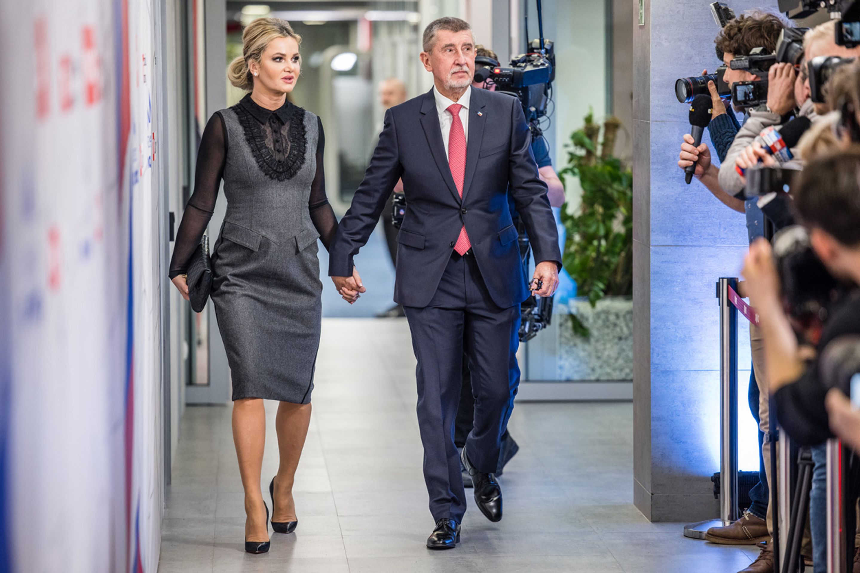 Debata kandidátů (2) - Debata kandidátů (3/17)