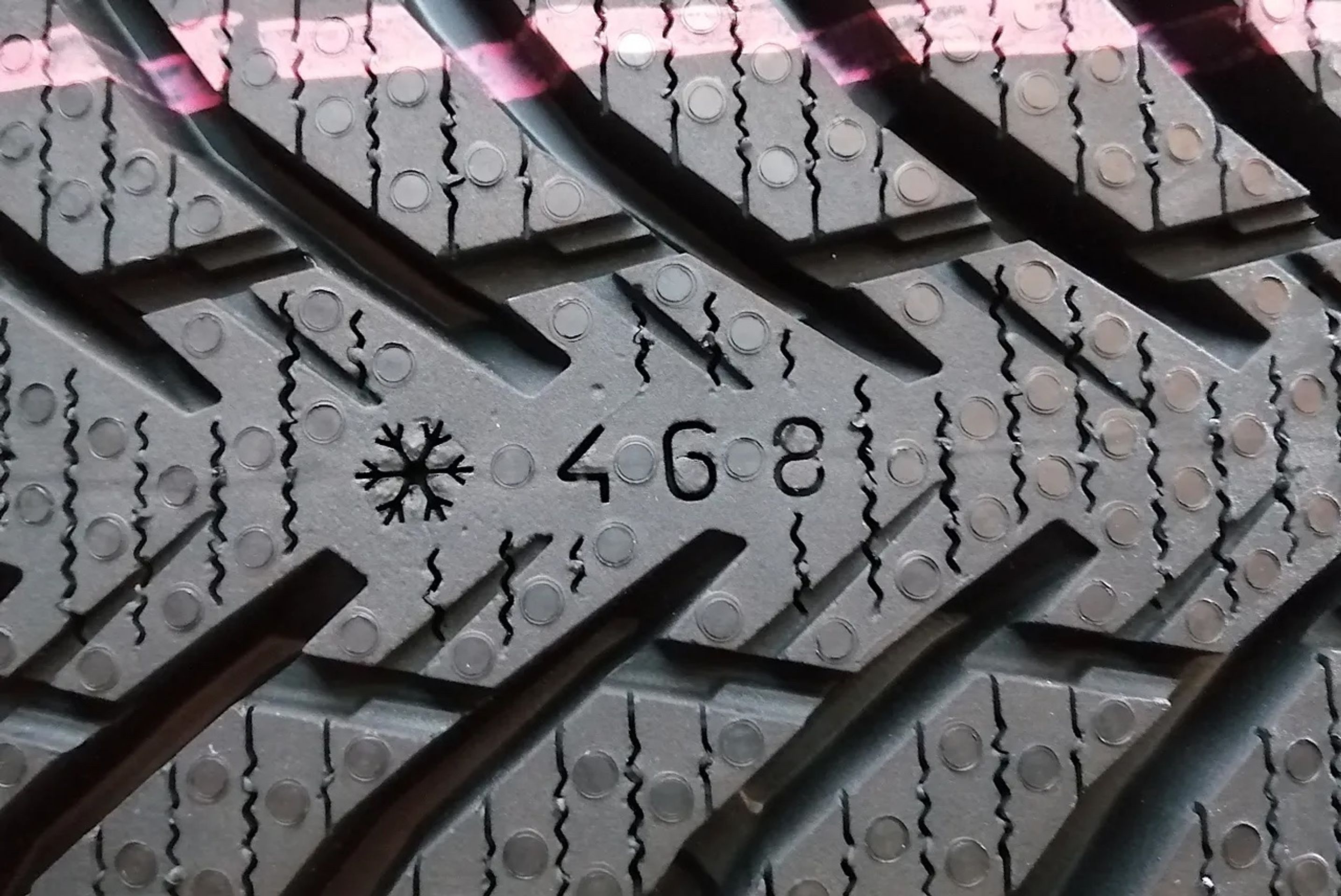 Indikátor opotřebení pneumatik - Opotřebení pneumatik (2/5)