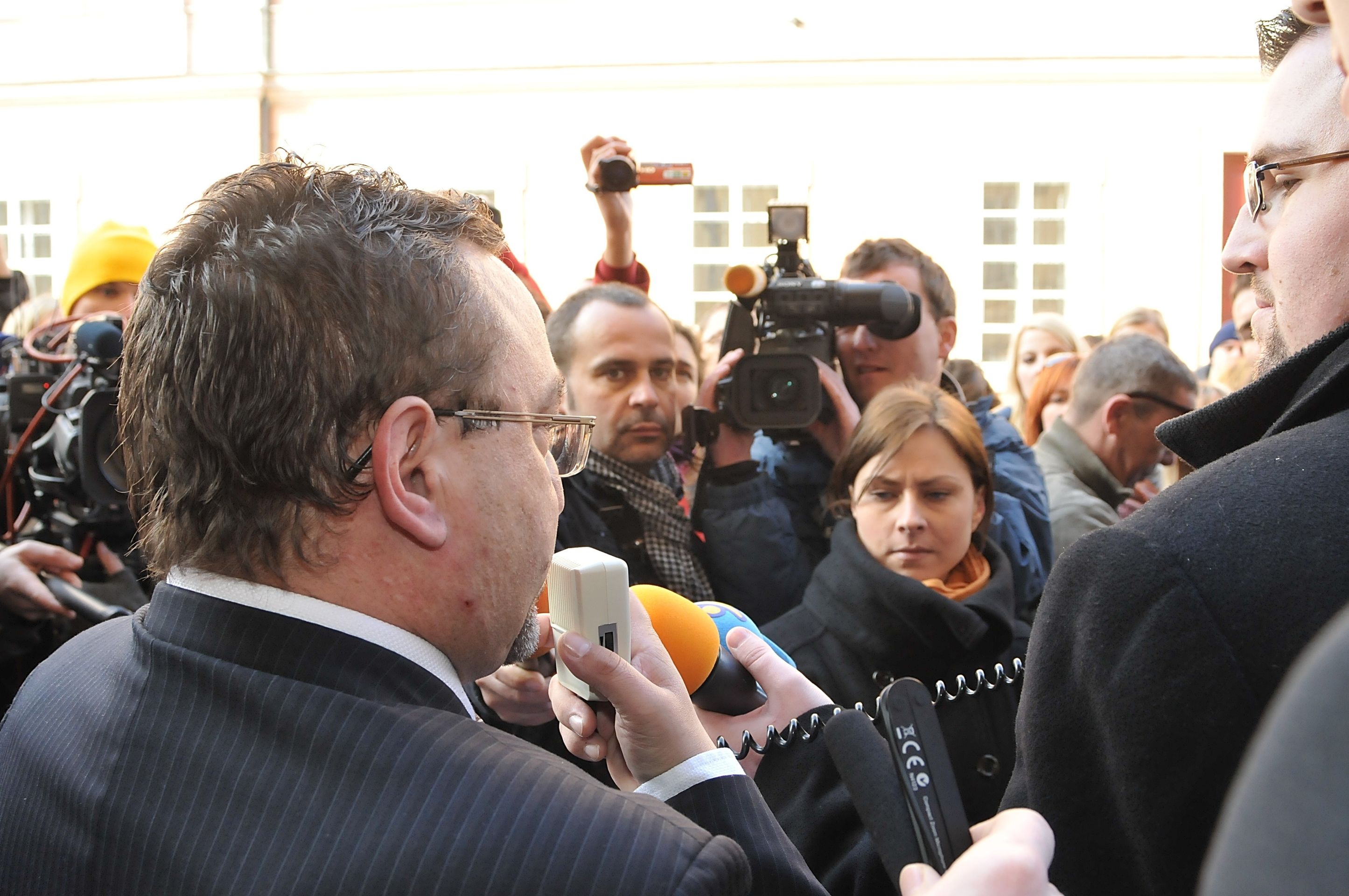 Prodloužení akreditace magisterského studia na právnické fakultě v Plzni - 4 - Dobeš prodloužil život plzeňským právům. (4/5)