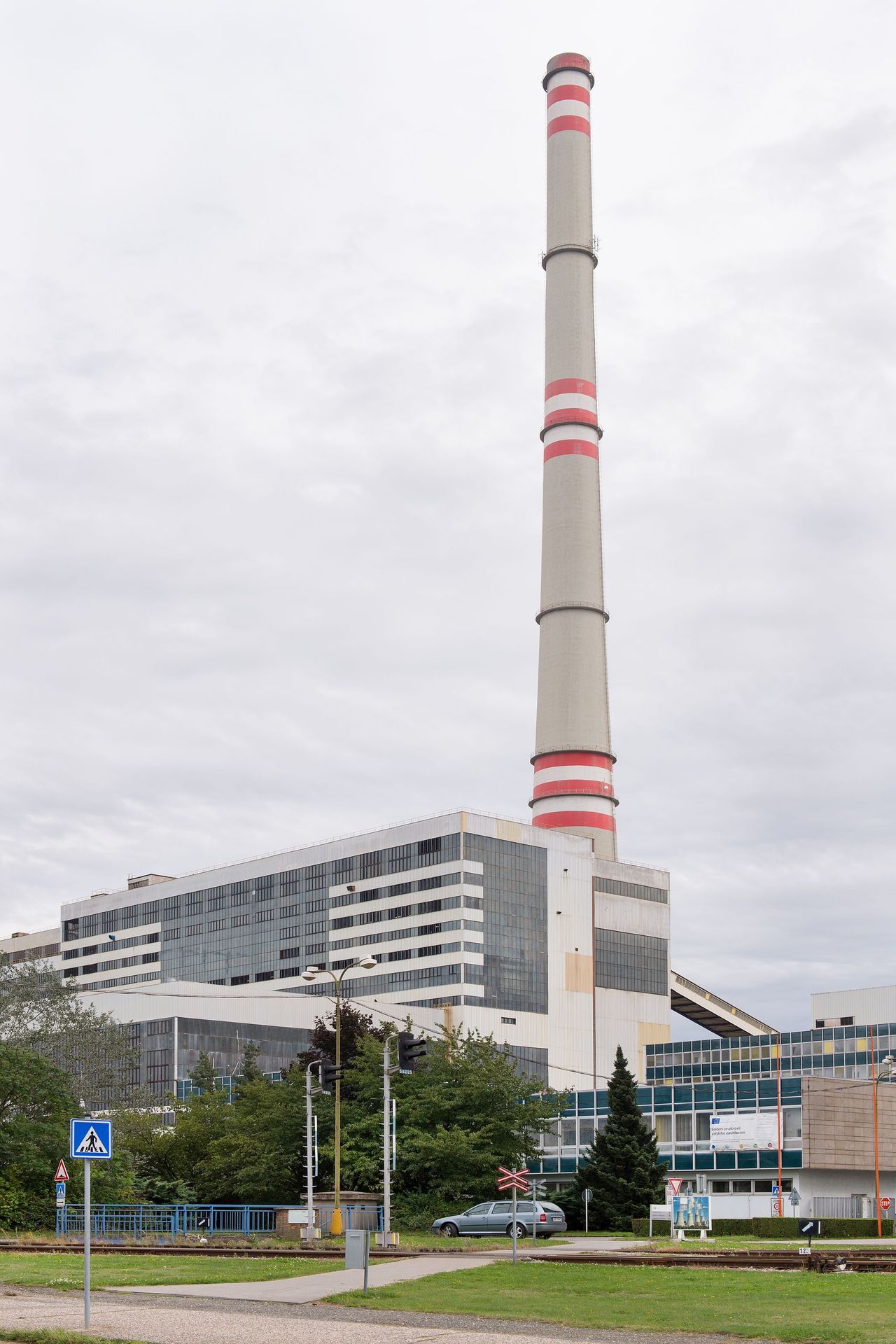 Elektrárna Chvaletice - 2 - GALERIE: Architektonická NEJ Česka (33/33)