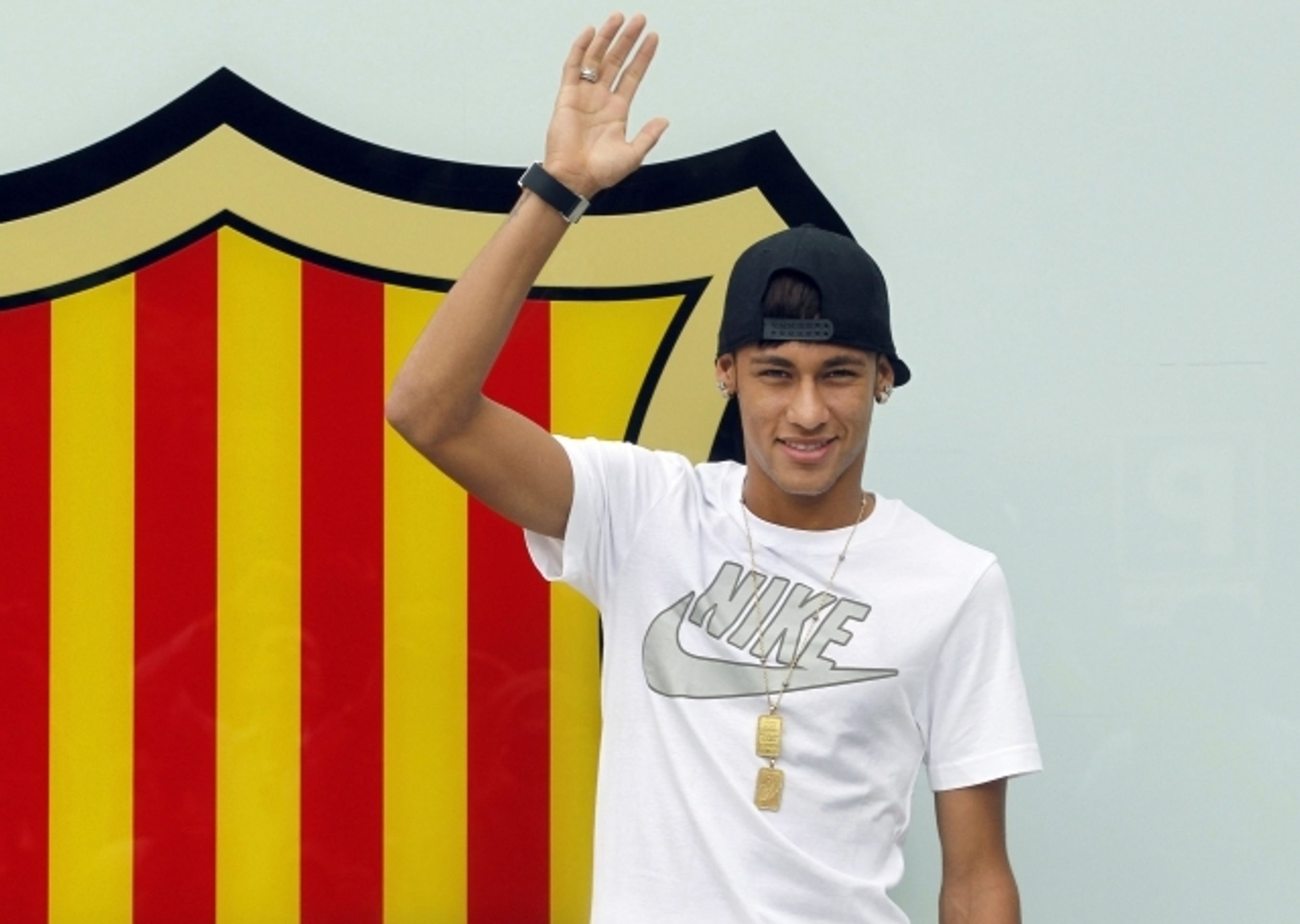 Neymar dorazil do Barcelony - 12 - GALERIE: Neymar dorazil do Barcelony (7/15)