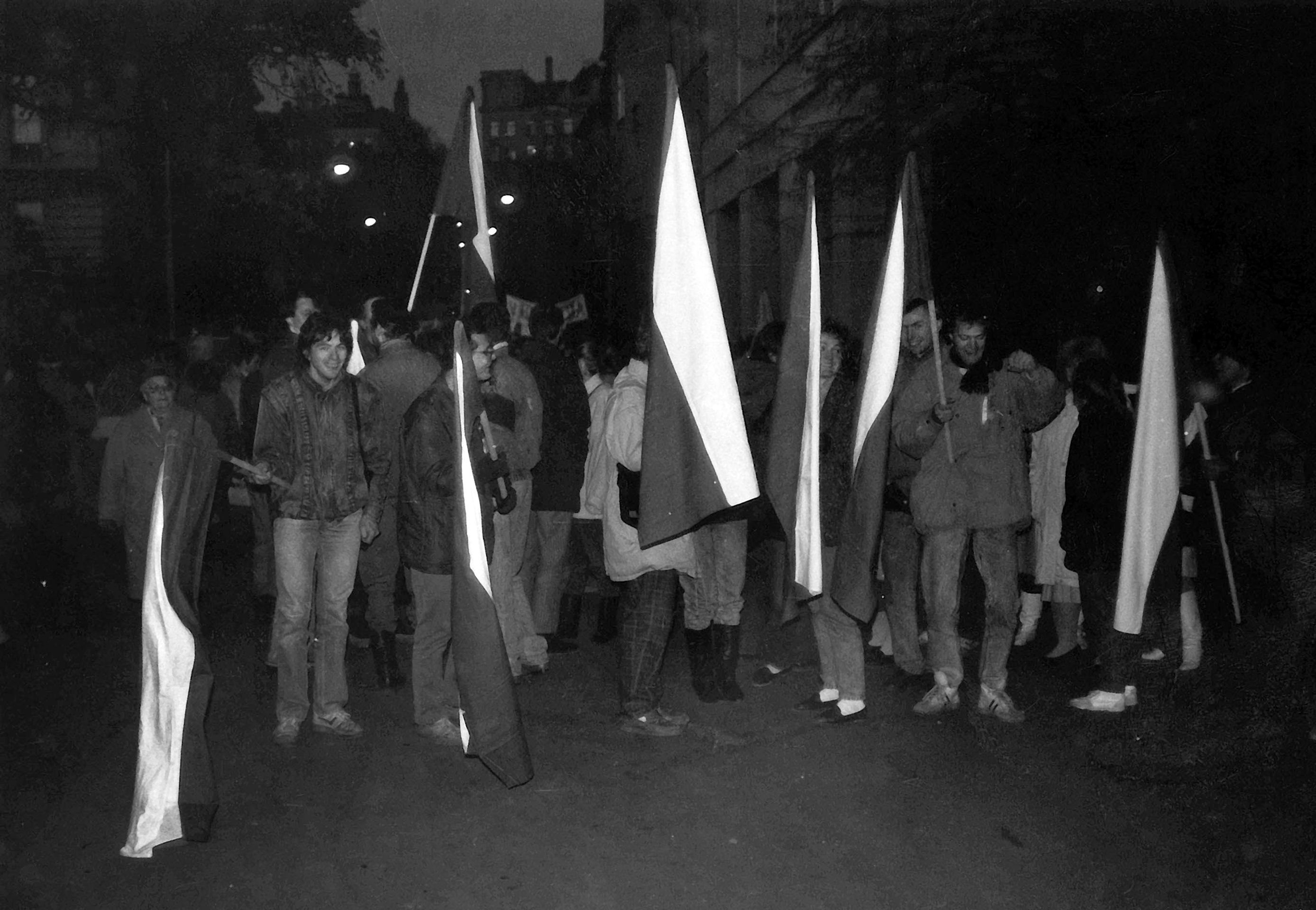 17. listopad 1989 - 1 - Historické fotografie ze 17. listopadu 1989 (1/8)