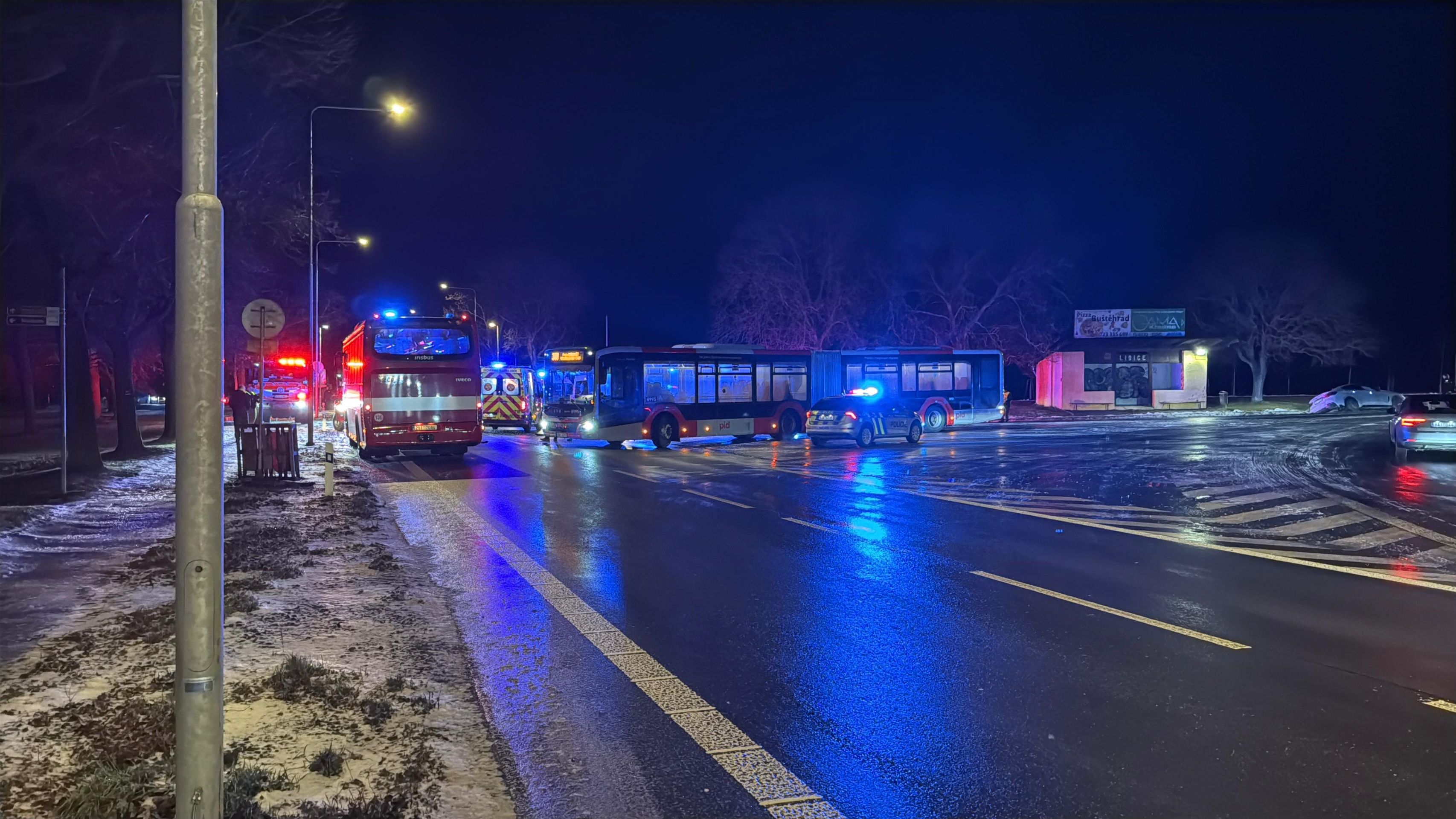 Střet dvou autobusů u Buštěhradu  - Srážka autobusů u Buštěhradu (4/6)