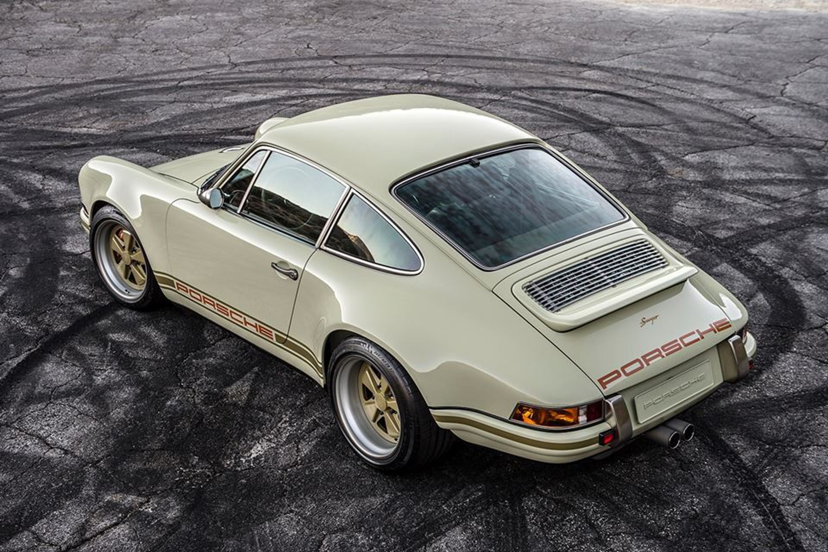 singer - 75 | Galerie: GALERIE: Singer 911 | TN.cz