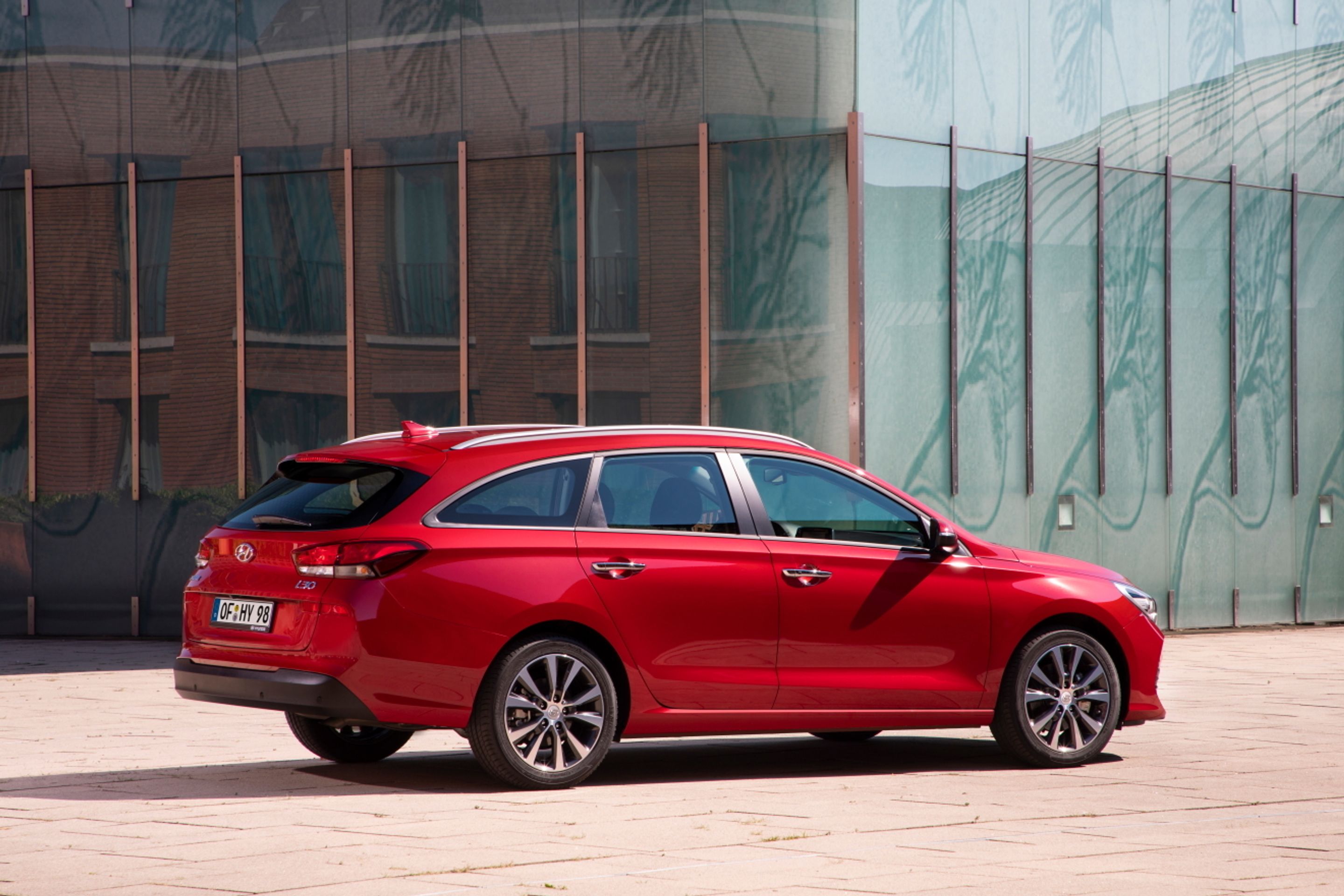 Hyundai i30 po modernizaci - 7 - Fotogalerie: Vozy Hyundai i30 prošly modernizací (14/20)