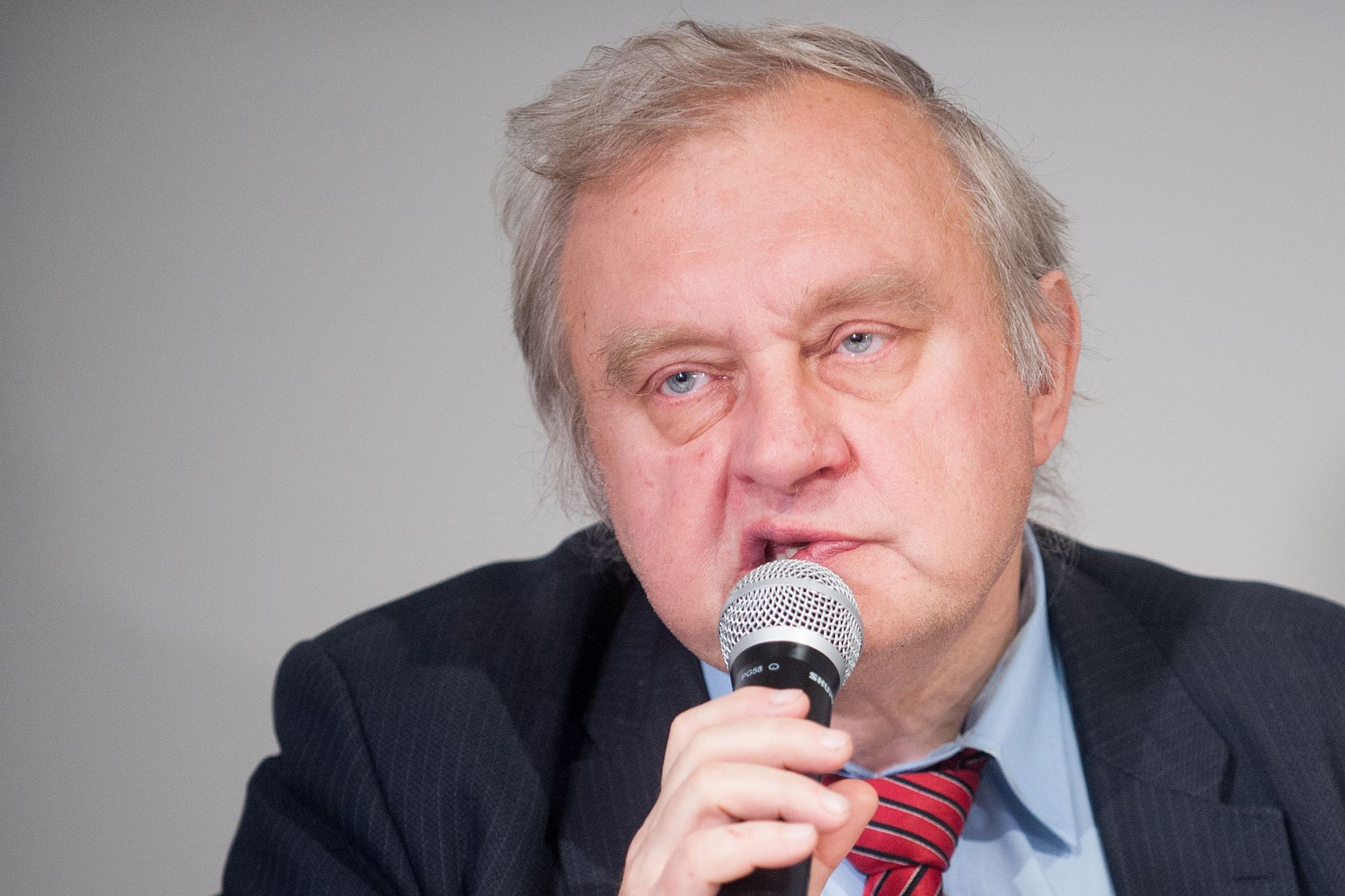 Miloslav Ransdorf a Peter Guzmický vysvětlují švýcarskou kauzu - 11 - GALERIE: Miloslav Ransdorf a Peter Guzmický vysvětlují švýcarskou kauzu (9/11)