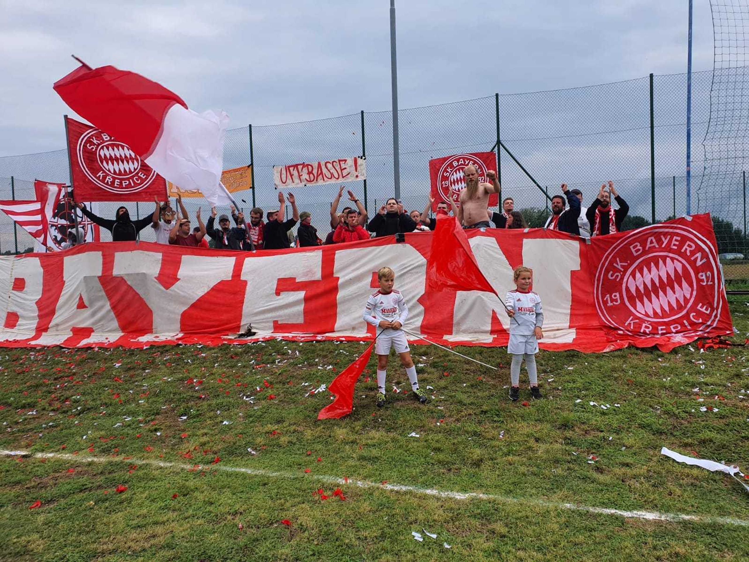 Do Křepic přijeli fanoušci Bayernu Mnichov podpořit domácí Bayern - 9 - GALERIE: Když do Křepic přijeli fanoušci Bayernu Mnichov (2/10)