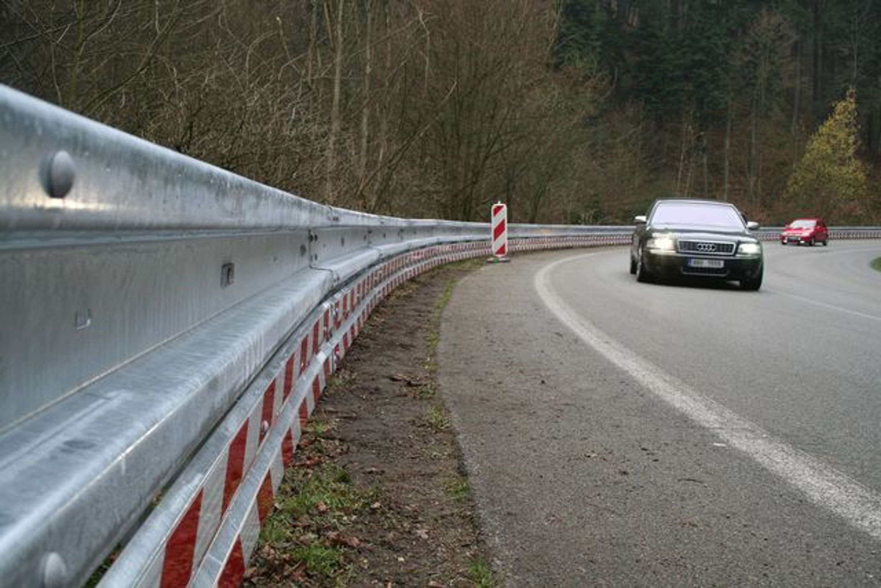 Speciální motosvodidla - 16 - Fotogalerie: Speciální svodidla chrání motorkáře (1/8)