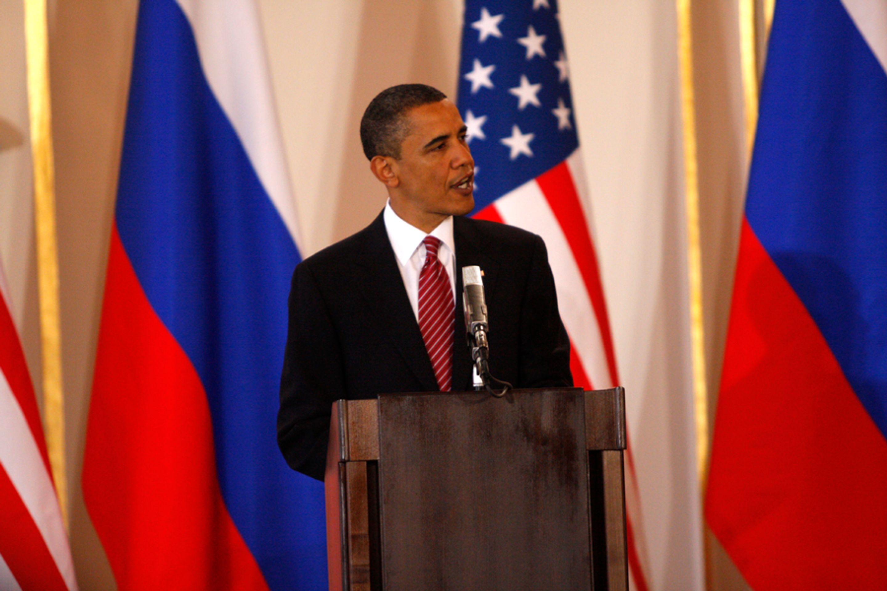 Obama a Medveděv-17 - GALERIE: Obama a Medveděv podepisují smlouvu o odzbrojení (22/26)