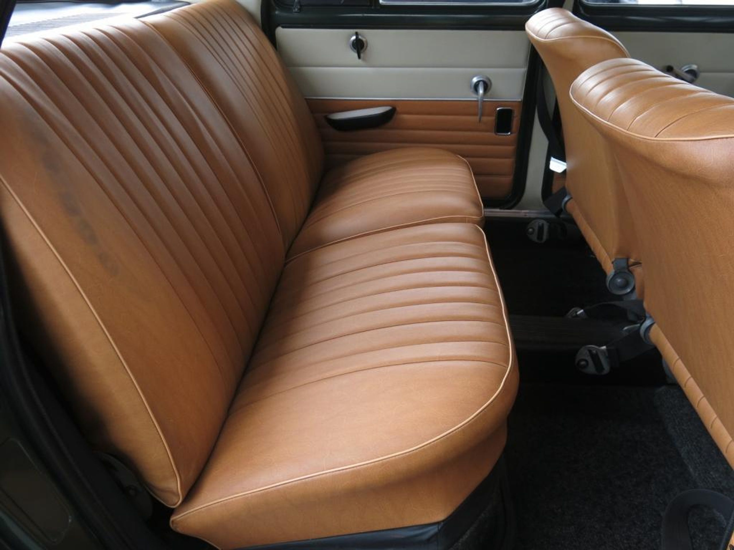 Škoda 1100 MB De Luxe z roku 1968 - 22 - Fotogalerie: Tahle stařičká embéčka mají dnes obrovskou hodnotu (30/35)