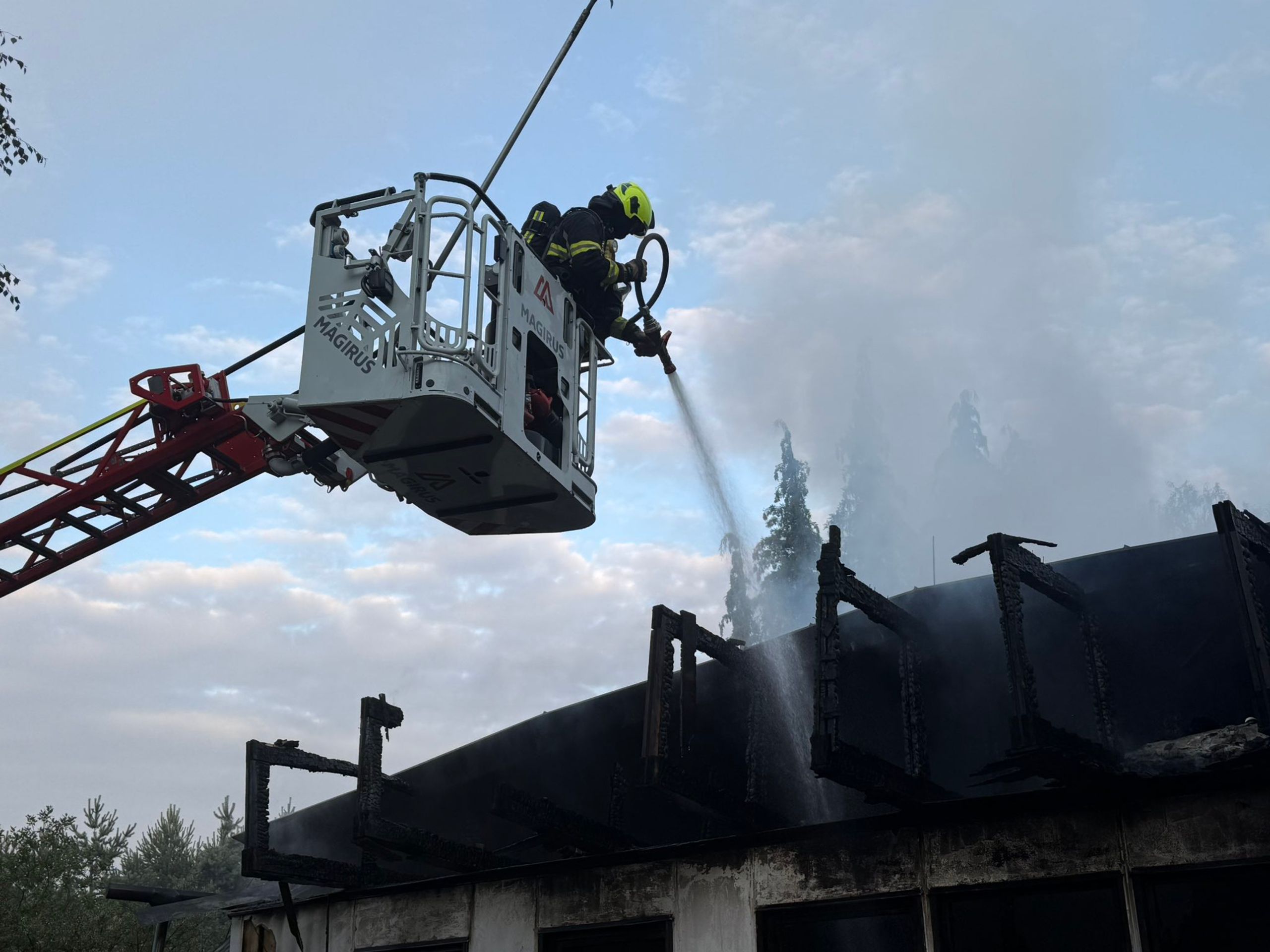 Požár restaurace Bílý Kámen v Doksech - Požár restaurace Bílý Kámen v Doksech (5/5)