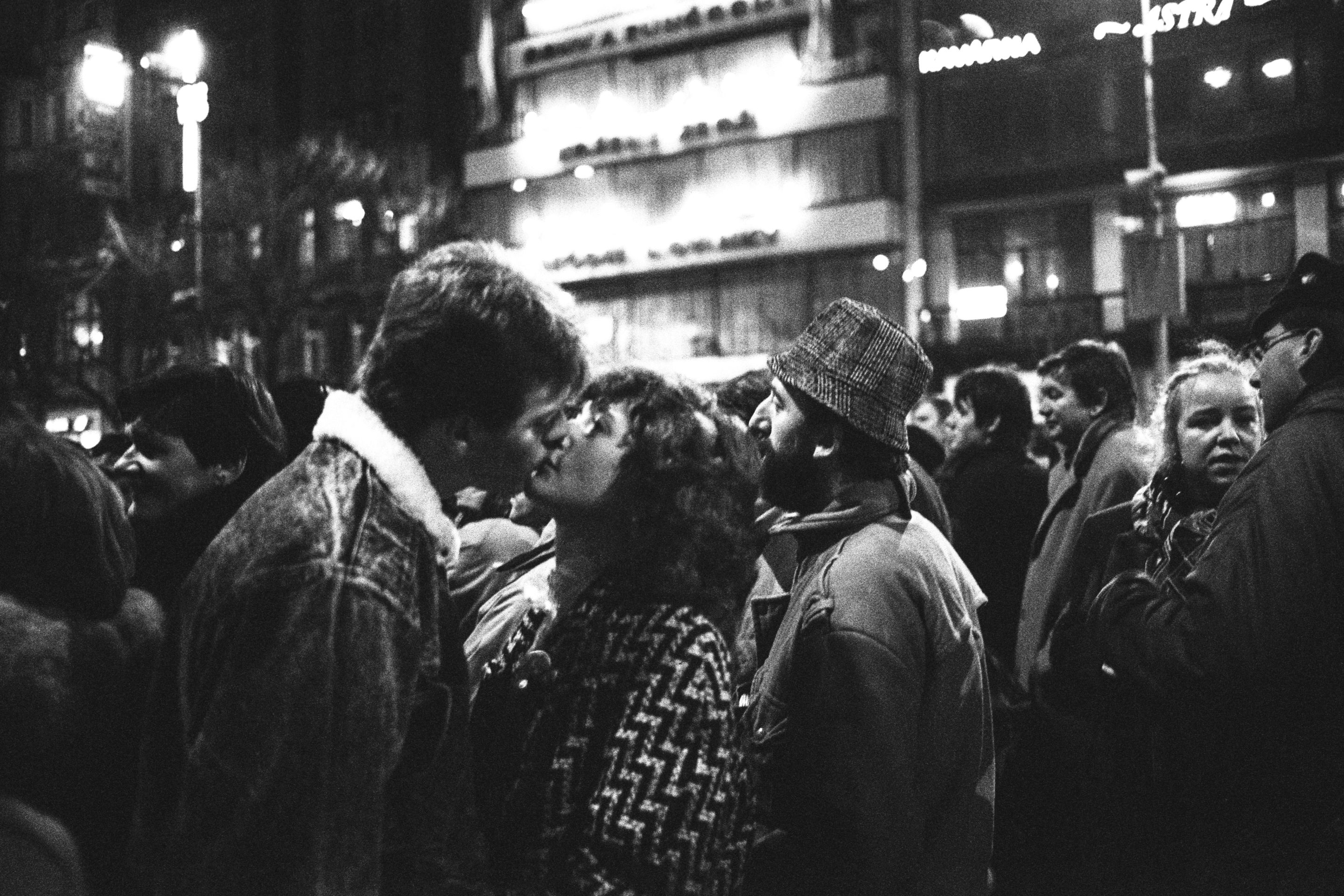 Historické fotografie z revolučního roku 1989 - 11 - GALERIE: Historické fotografie z revolučního roku 1989 (11/20)