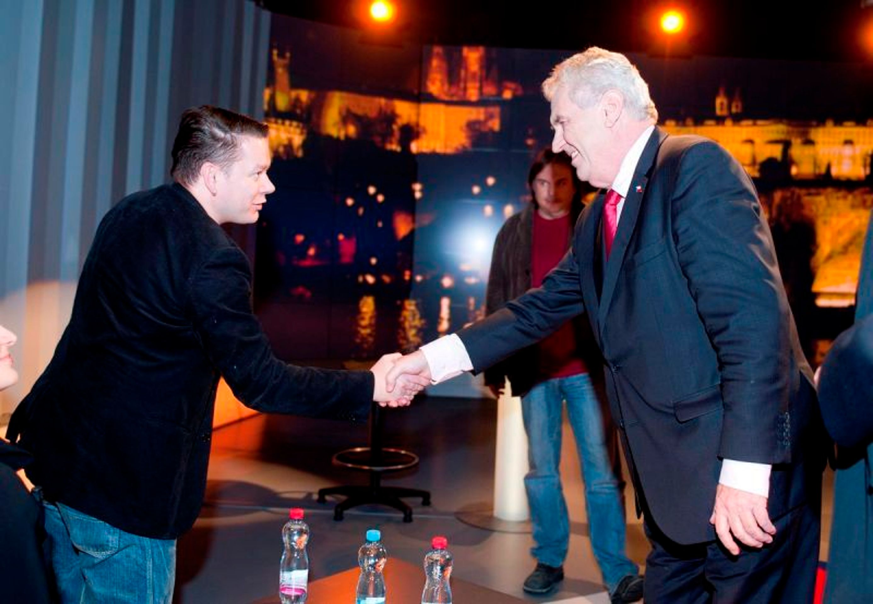 Zákulisí televizní debaty - 5 - GALERIE: Exkluzivní fotografie z kuloárů prezidentského duelu! (10/10)