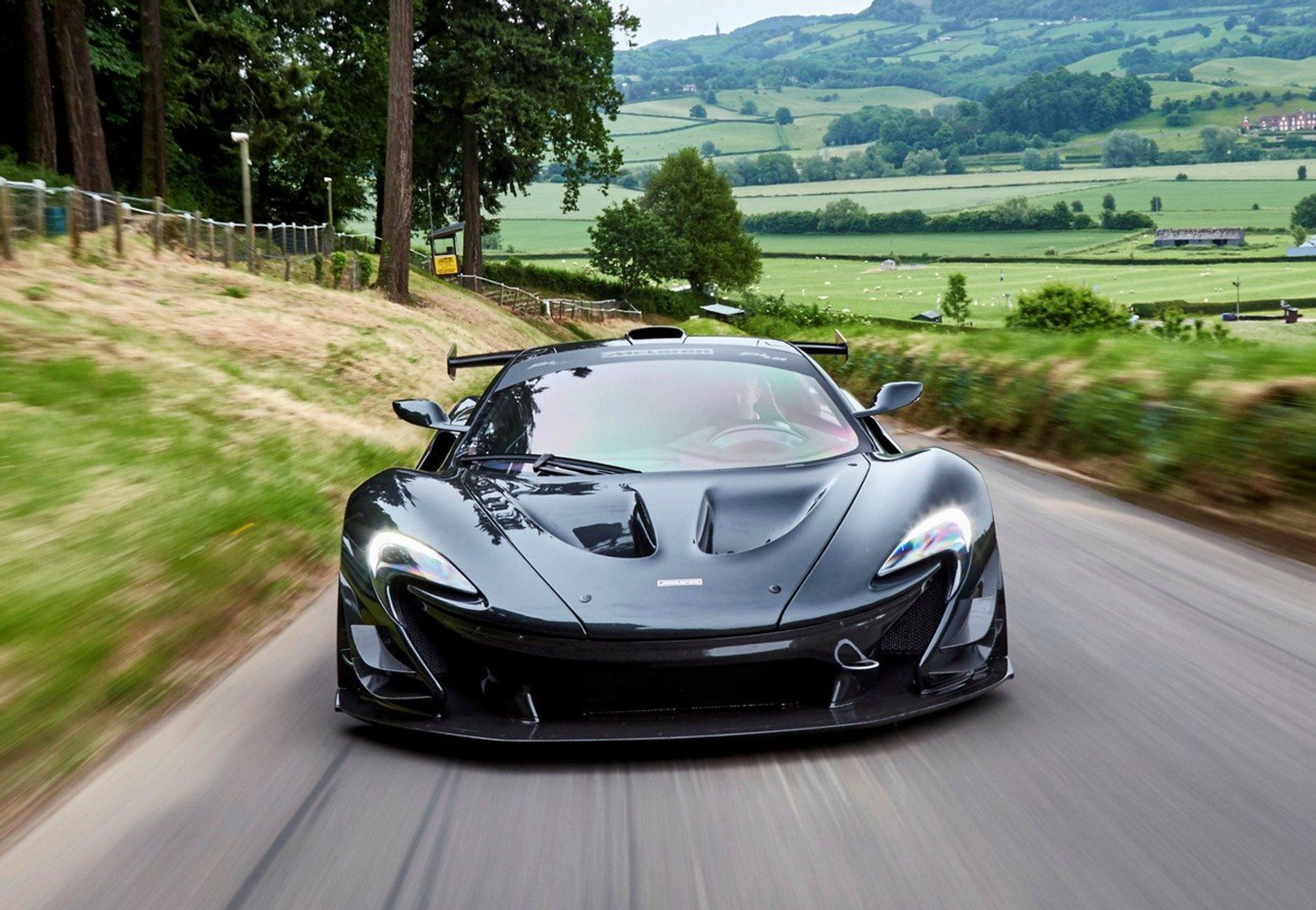 McLaren P1 LM - GALERIE: 10 nejdražších osobních automobilů světa (4/10)