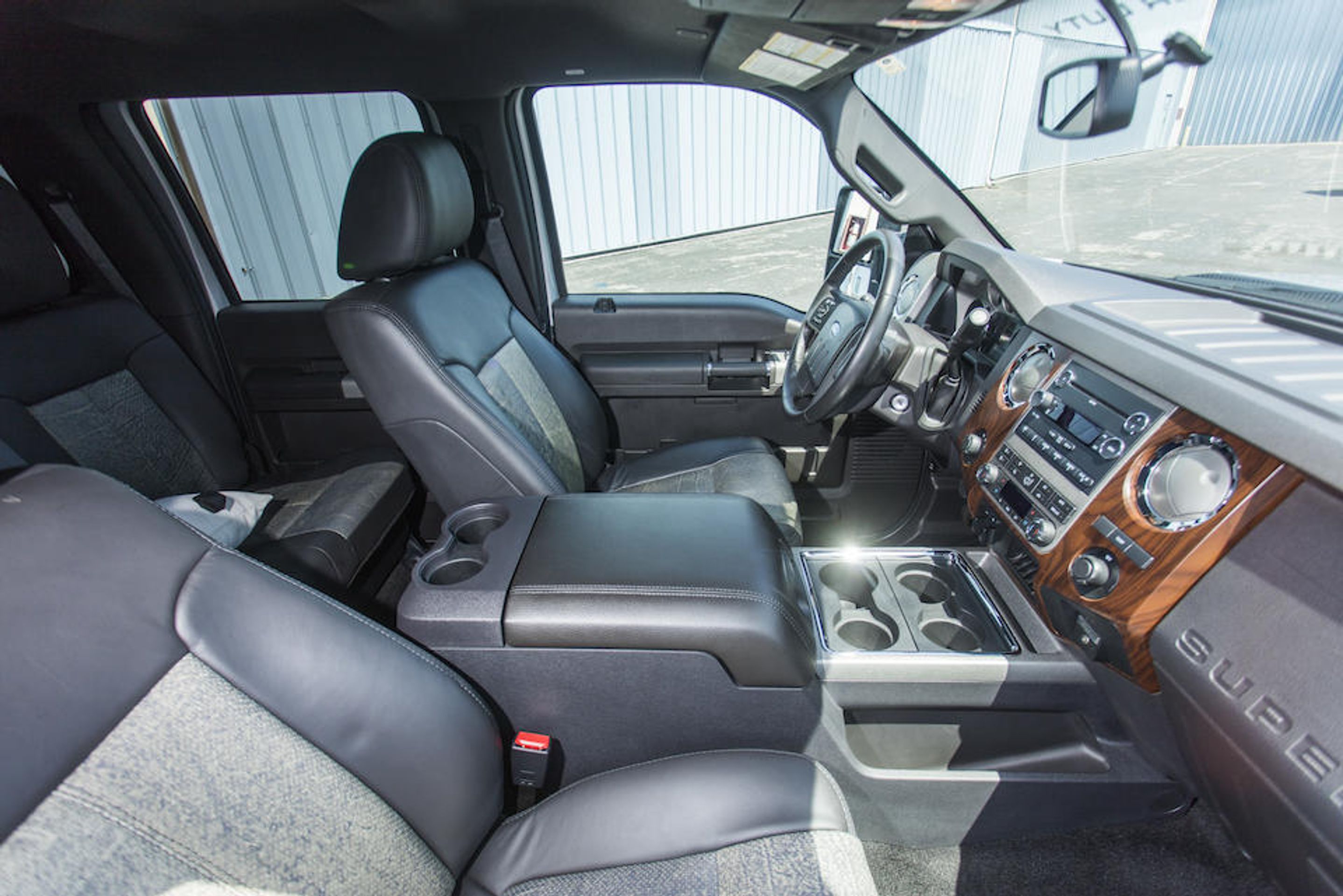 Ford F-450 Toma Hankse - 13 - Fotogalerie: Obří Ford F-450 ze sbírky hvězdného herce (5/8)