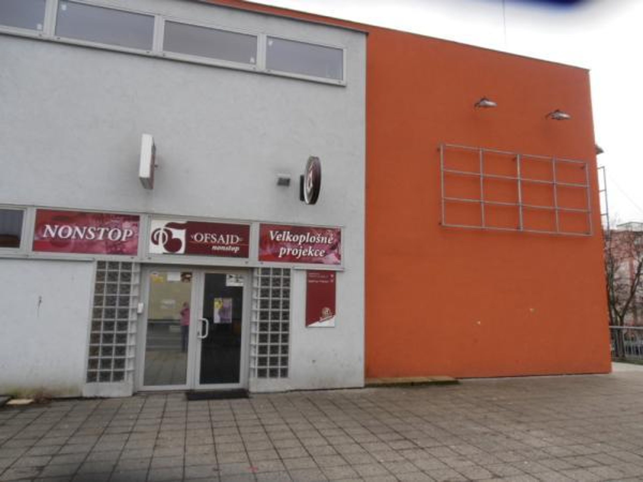 SZPI uzavřela tento bar v Chodově u Sokolova - 2 - FOTOGALERIE: SZPI uzavřela tento bar v Chodově u Sokolova (2/6)