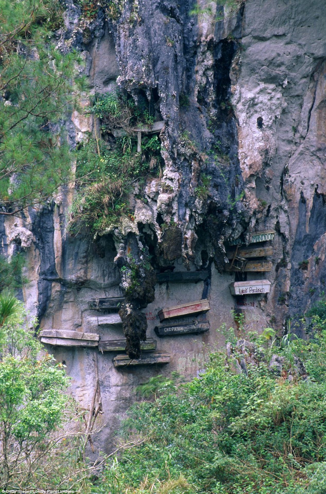 Hřbitov na Filipínách - 8 - Fotogalerie: Visutý hřbitov na Filipínách (1/7)
