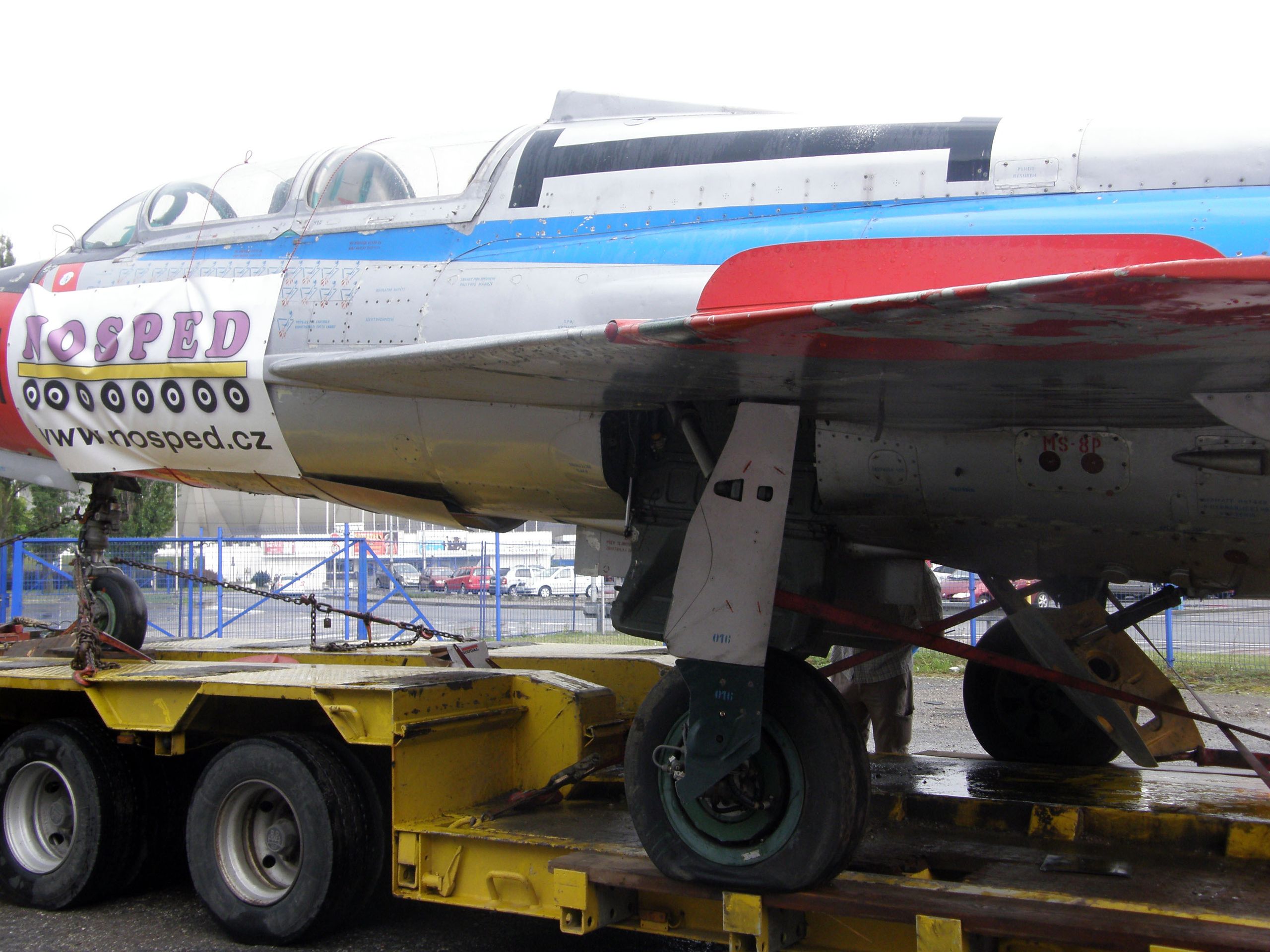 Stěhování stíhačky MiG-21 - 2 - Stěhování stíhačky MiG-21 (2/3)