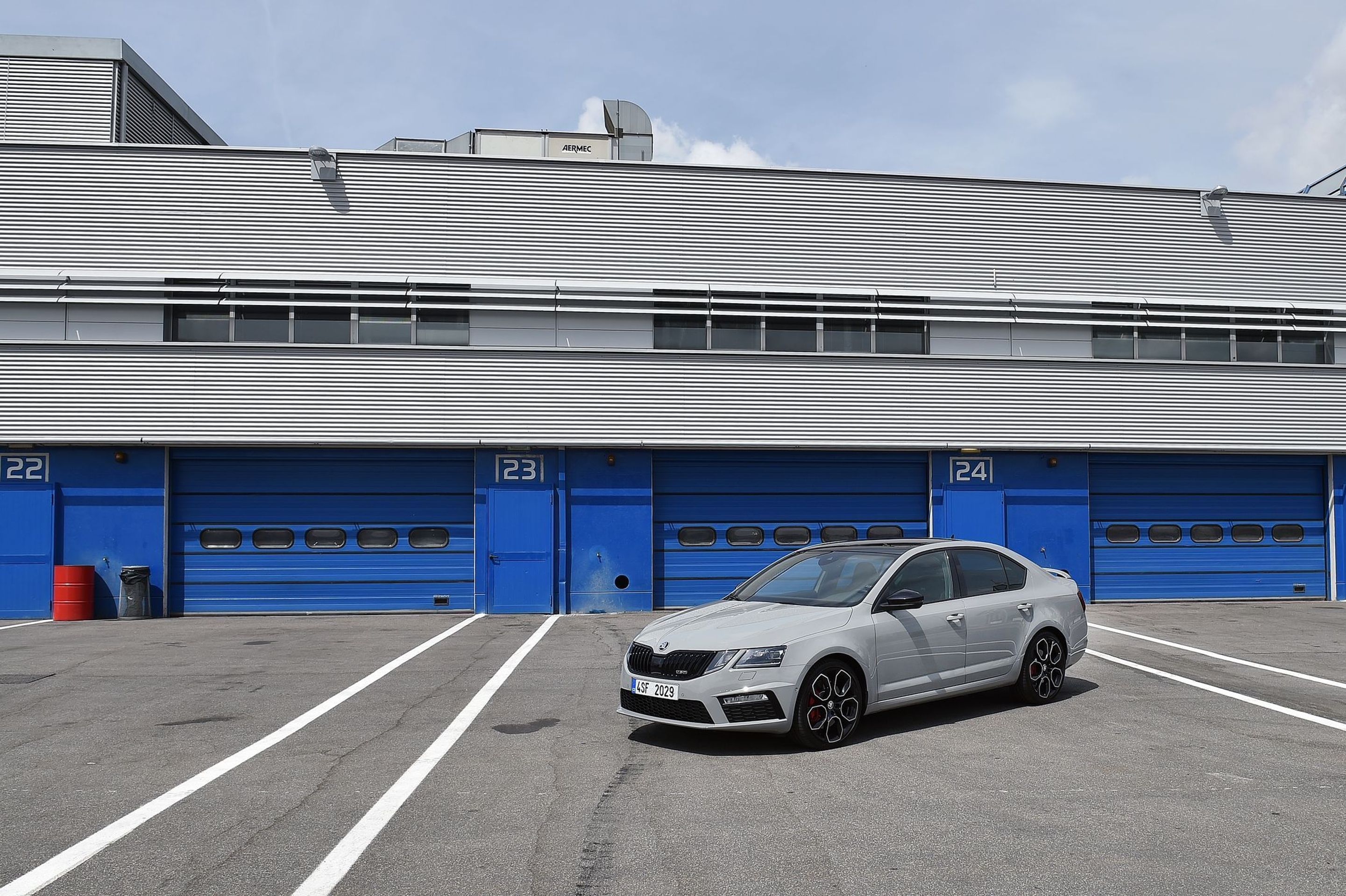 Škoda Octavia RS 245 - 10 - GALERIE: Škoda Octavia RS 245 (5/13)