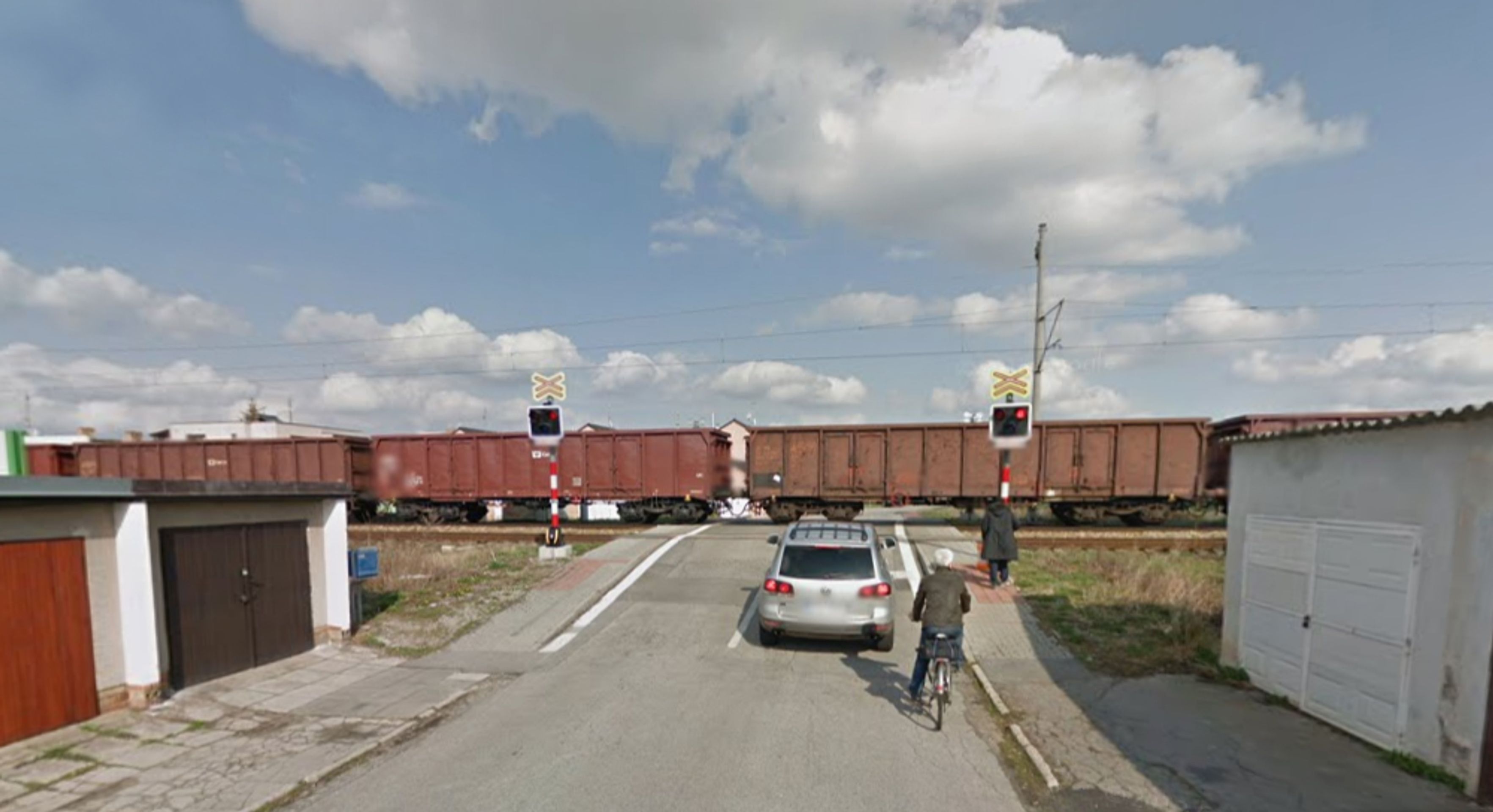 Nebezpečné přejezdy: P 5581, České Budějovice - Horní Dvořiště, Jihočeský kraj - přejezd bez závor, ŘEŠENÍ: se závorami. DŮVOD: Rizikový přejezd - GALERIE: Nebezpečné přejezdy - Jihočeský kraj (17/18)