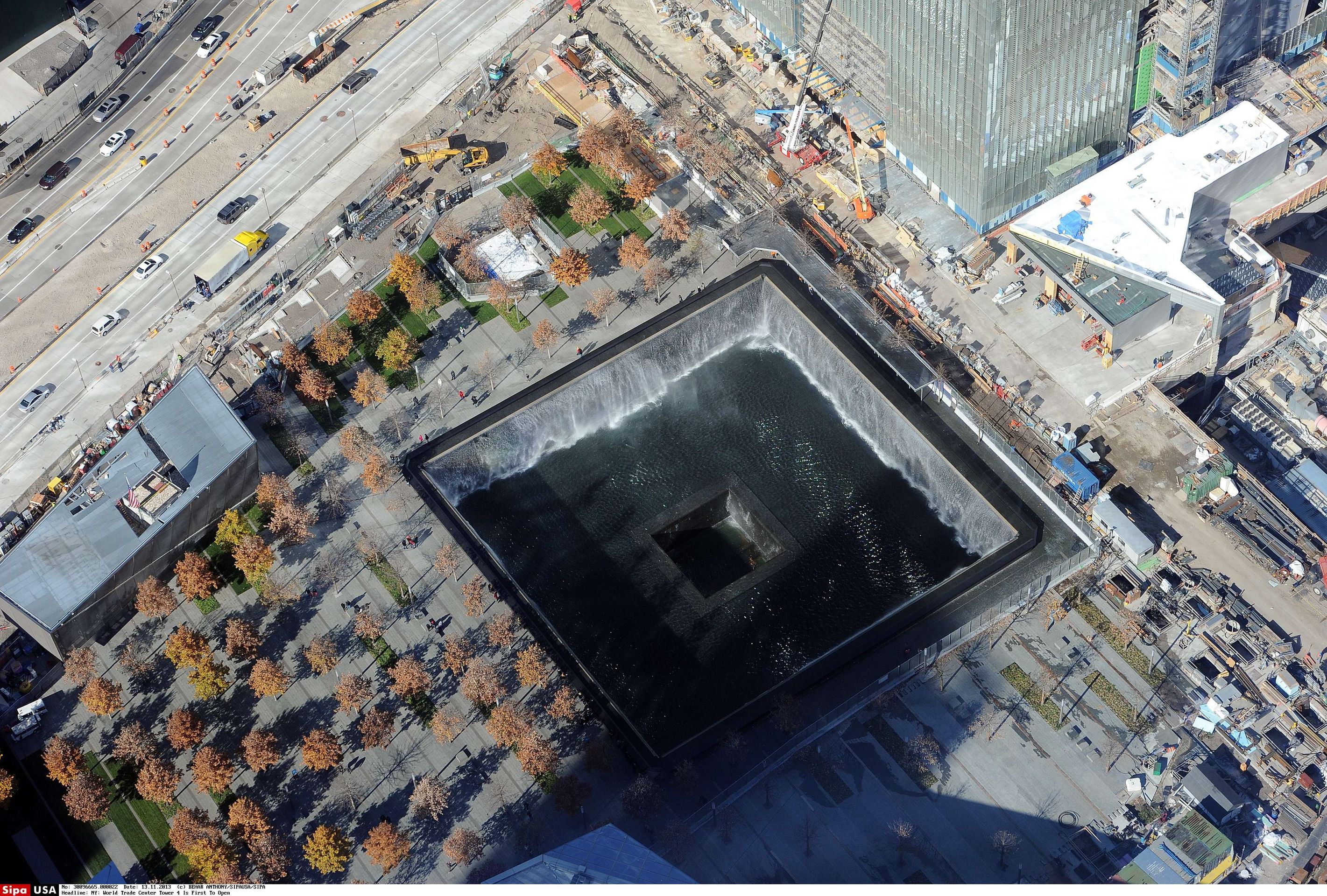 Nová budova Světového obchodního centra - 14 - GALERIE: Na místě Dvojčat otevřeli čtvrtou budovu Světového obchodního centra (2/15)