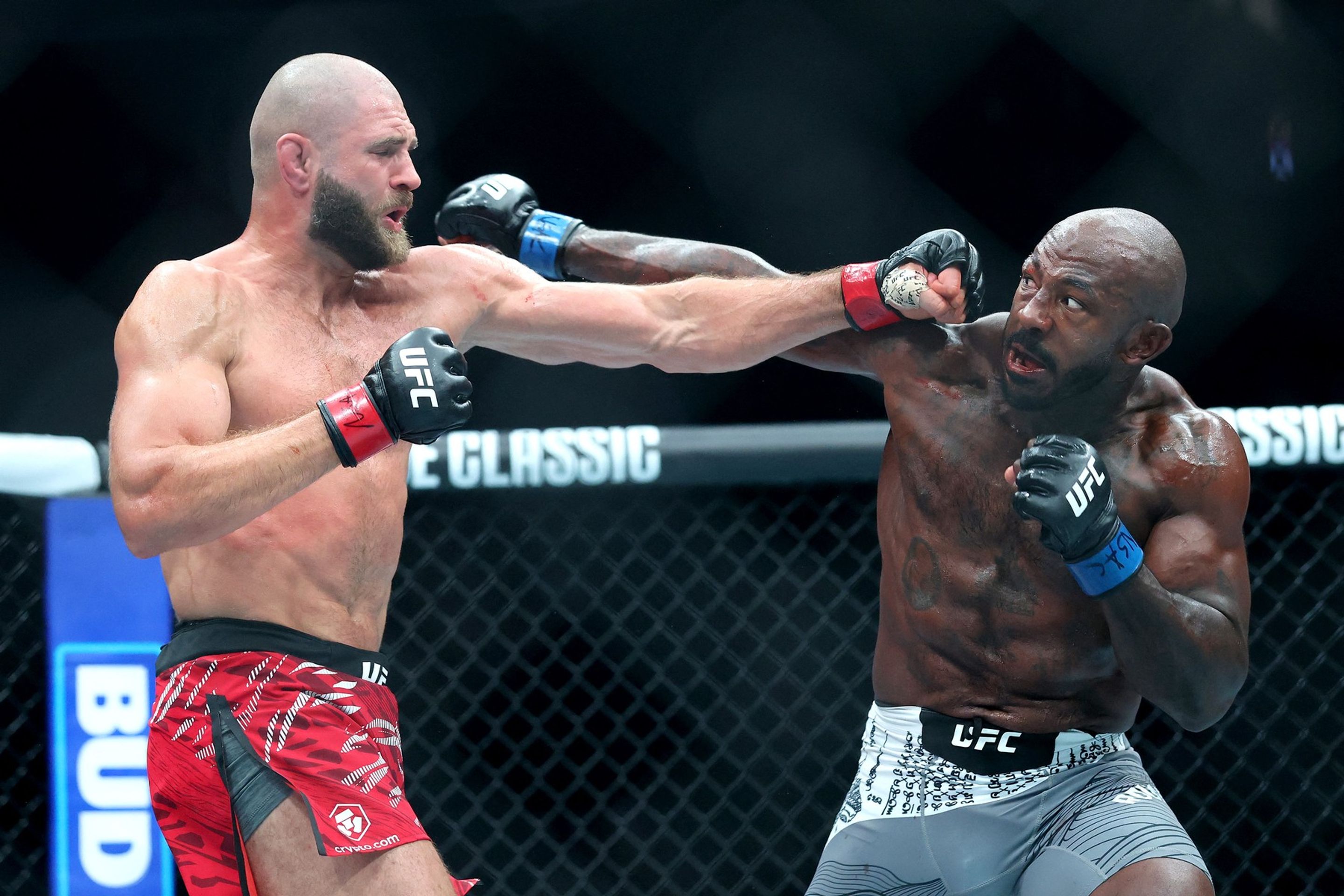 Jiří Procházka porazil Khalila Rountreeho - Jiří Procházka v UFC porazil Khalila Rountreeho (4/9)