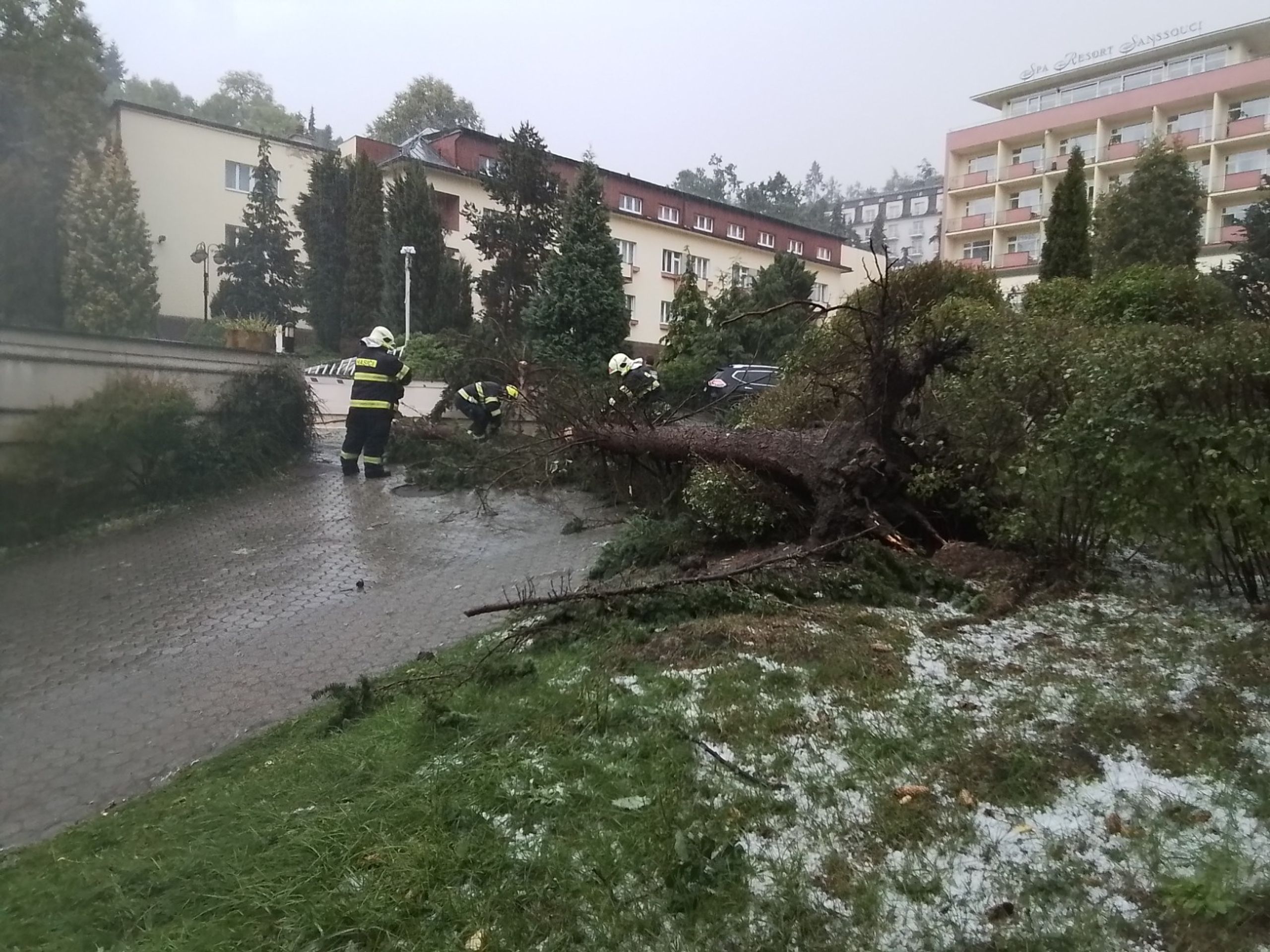 Bouře na Karlovarsku - Bouře na Karlovarsku (4/5)