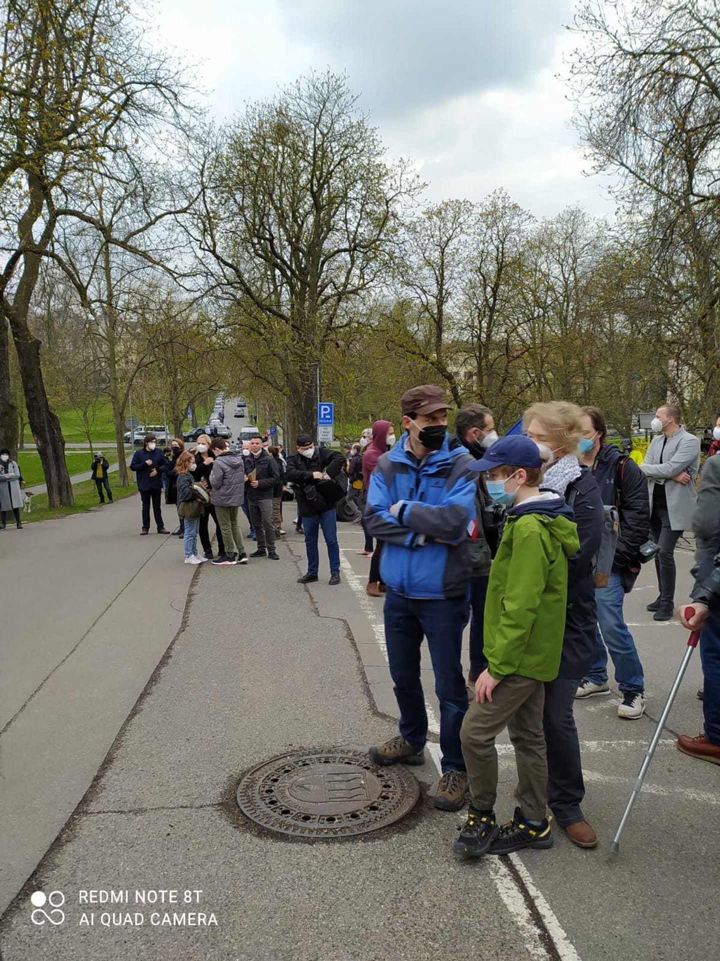 Protesty před ruskou ambasádou - 1 - GALERIE: Protesty před ruskou ambasádou v Praze (14/14)