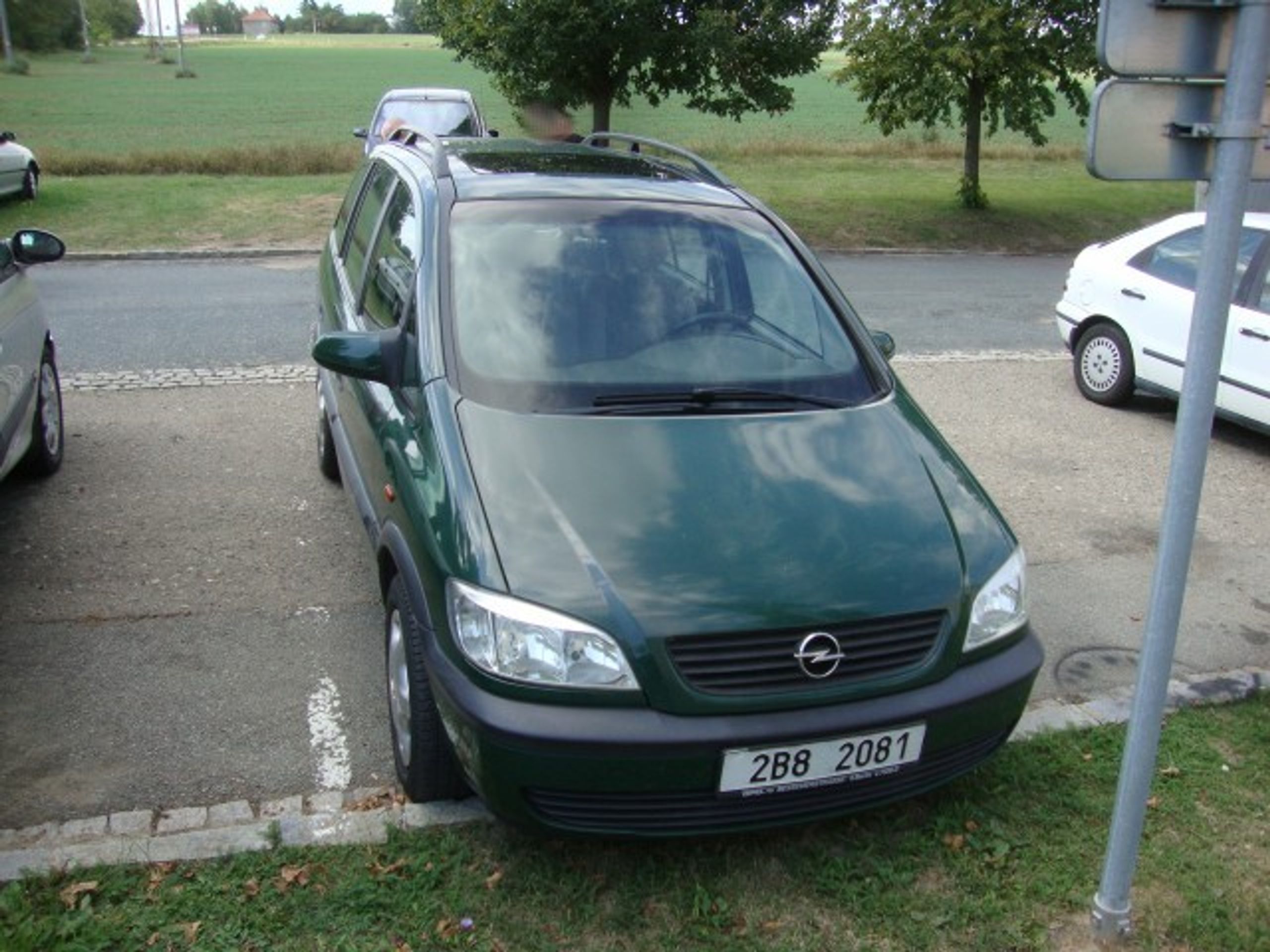 Opel Zafira 1,6 - GALERIE: Dražby EÚ Brno-město (9/9)
