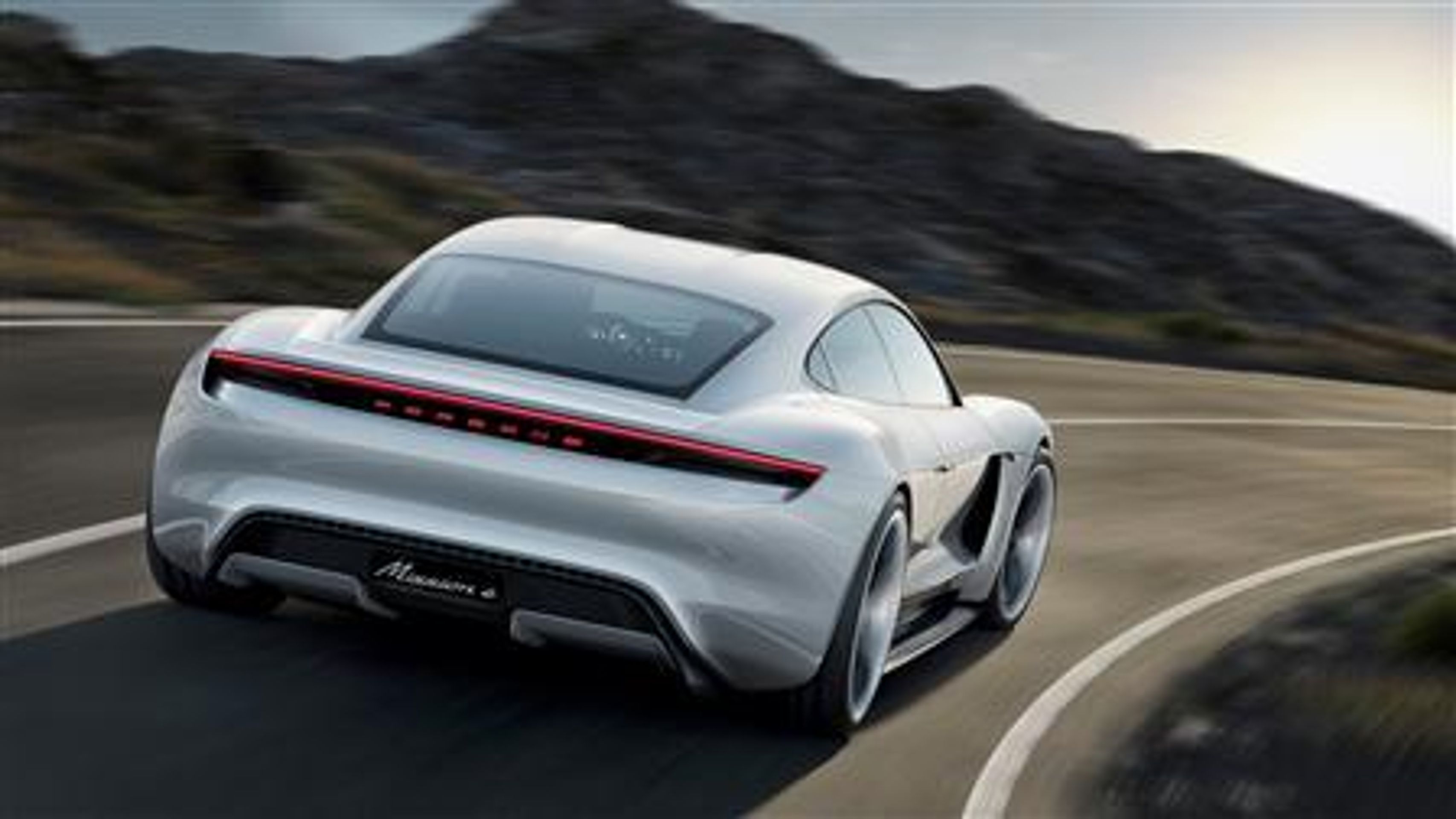 Porsche - 16 - FOTOGALERIE: Porsche Mission E (7/11)