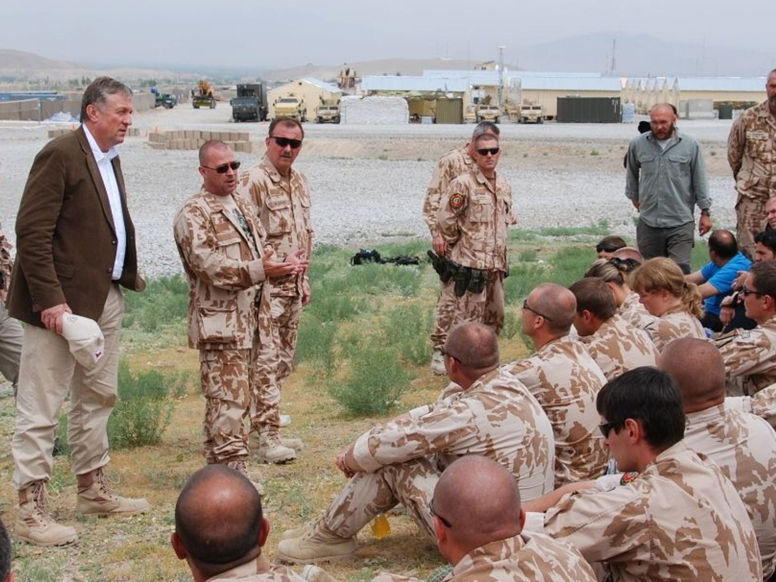 Premiér Topolánek v Afghánistánu - Topolánek v Afghánistánu - fotogalerie (5/5)