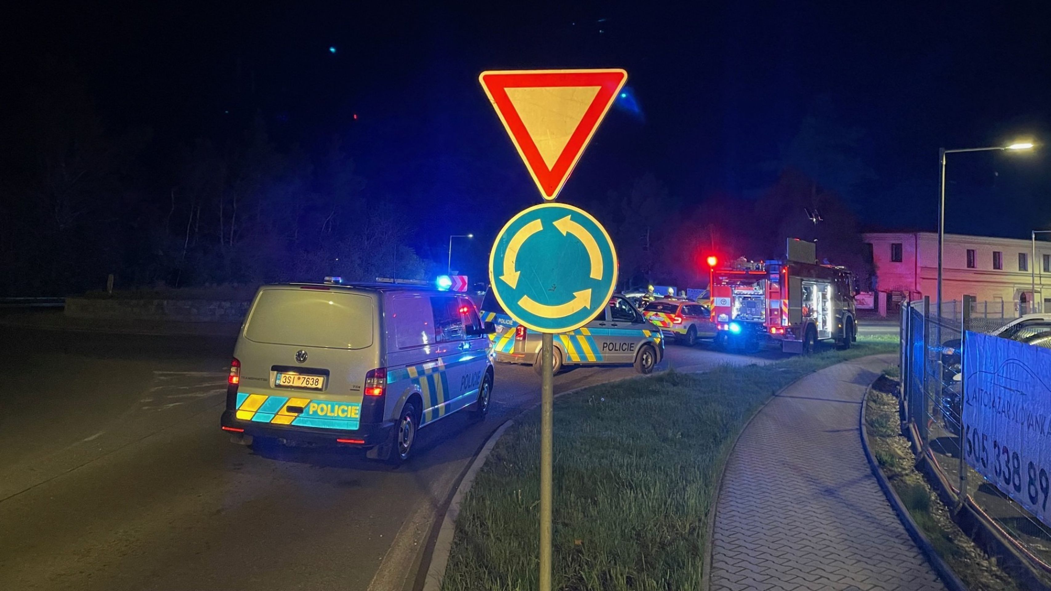 Smrtelná nehoda ve Stochově - 4 (cropped) - Dvě tragické noční nehody ve Středních Čechách (8/10)
