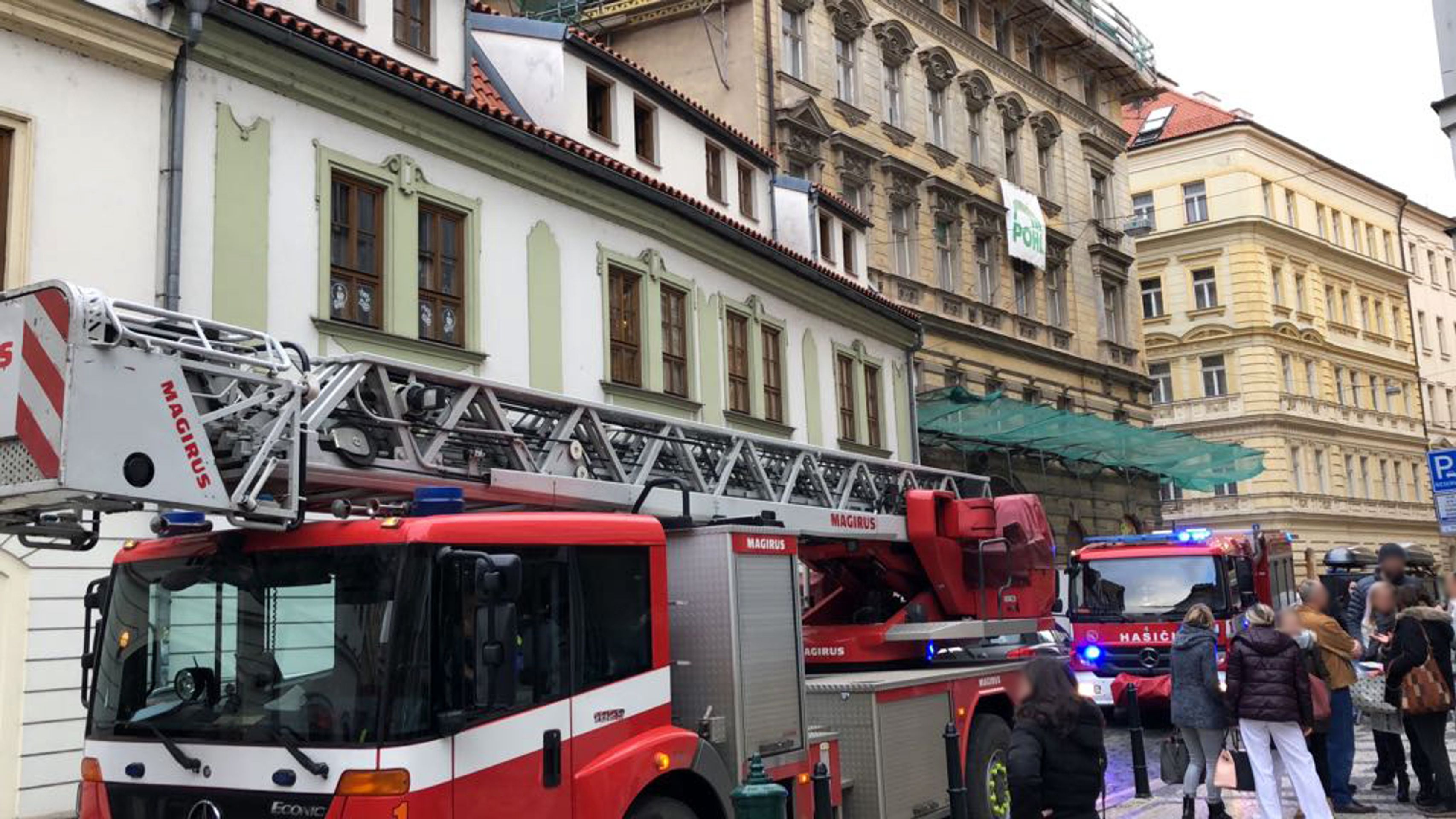 Požár domu v Pštrossově ulici - 1 - GALERIE: Požár domu v Pštrossově ulici (1/4)