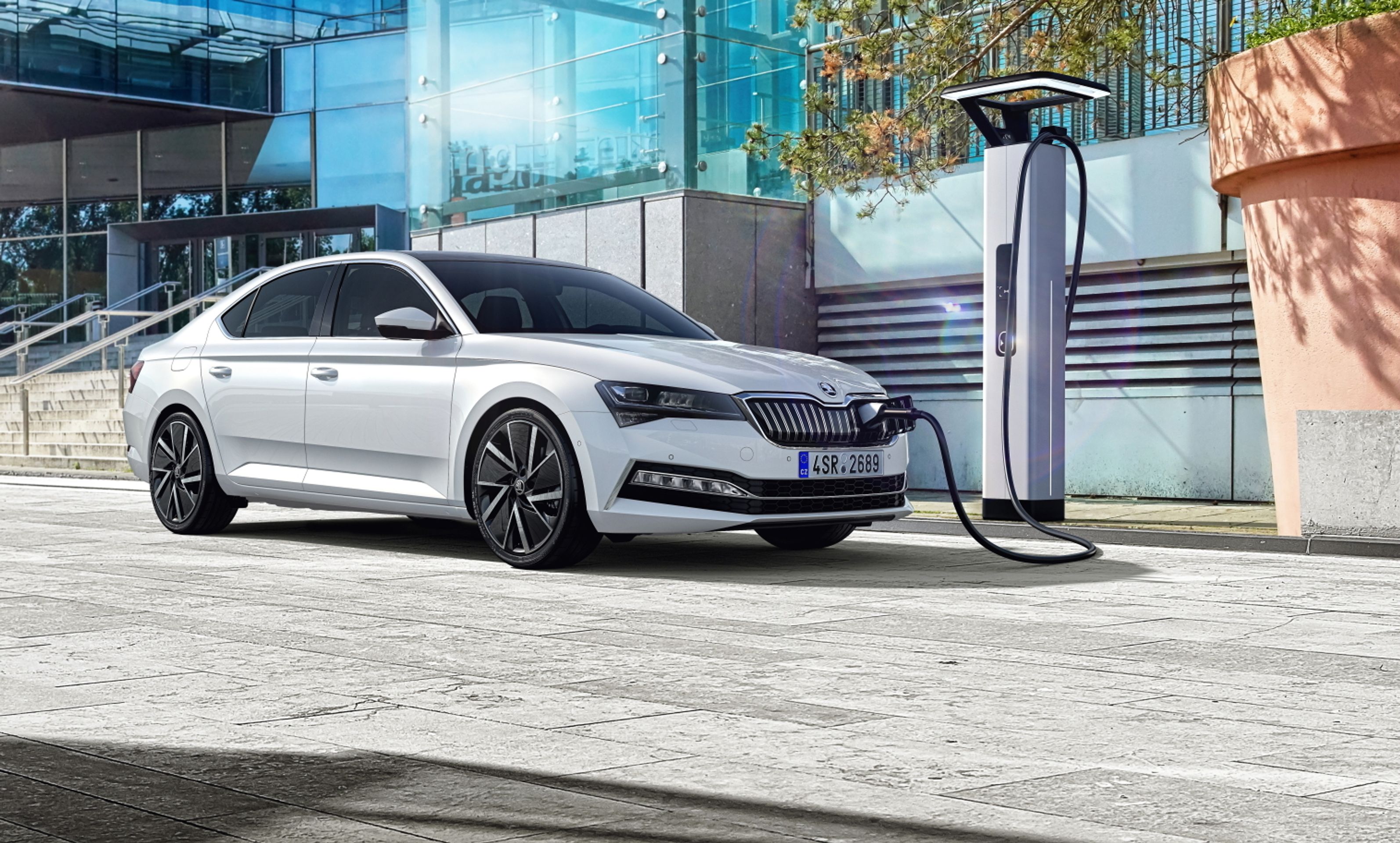 Hybridní Škoda Superb iV - 8 - Fotogalerie: Modernizovaná Škoda Superb (23/25)